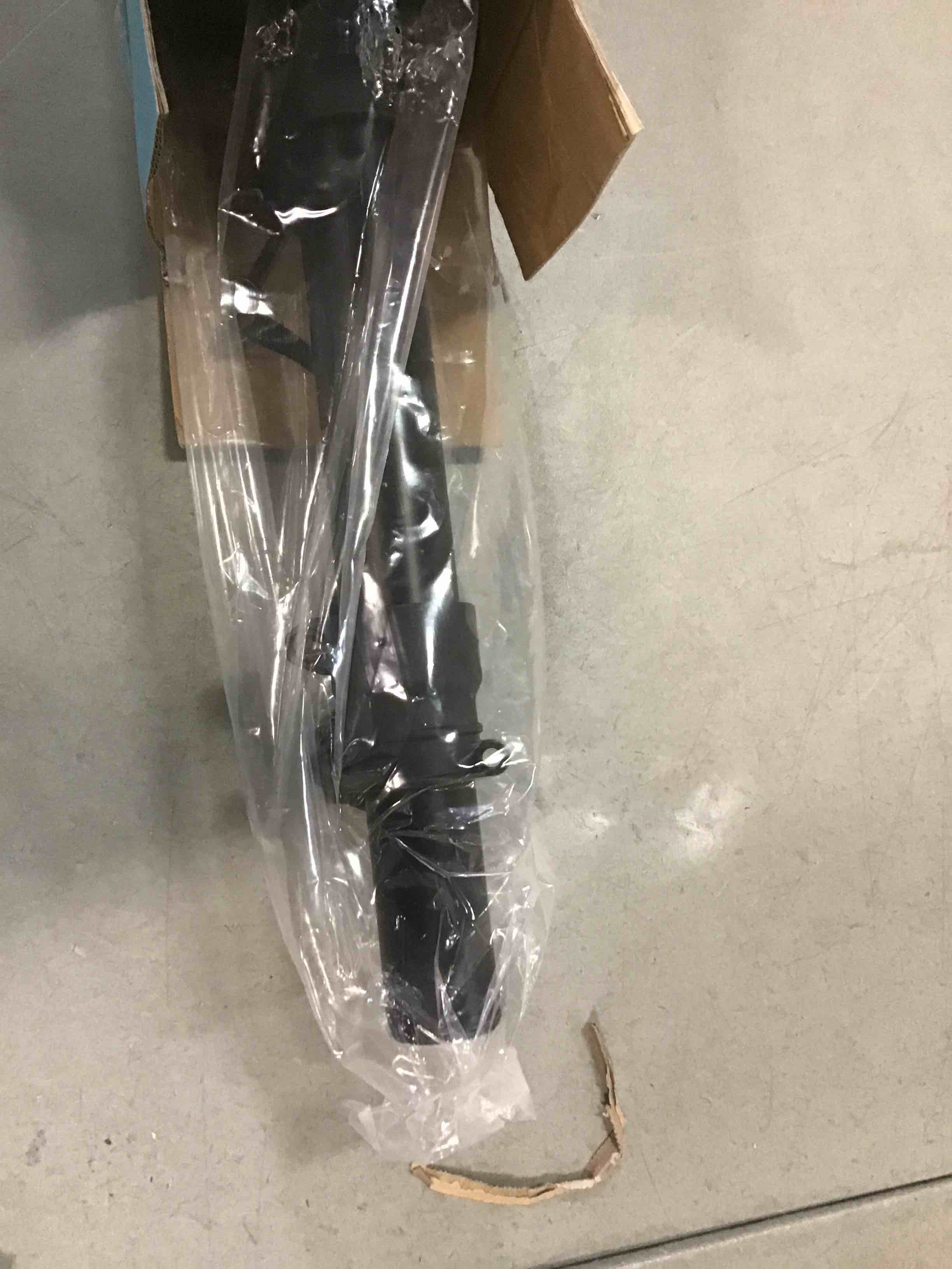 https://s3.amazonaws.com/lotting-images-prod/bidfta/YEL6440643_1717786000551.jpeg