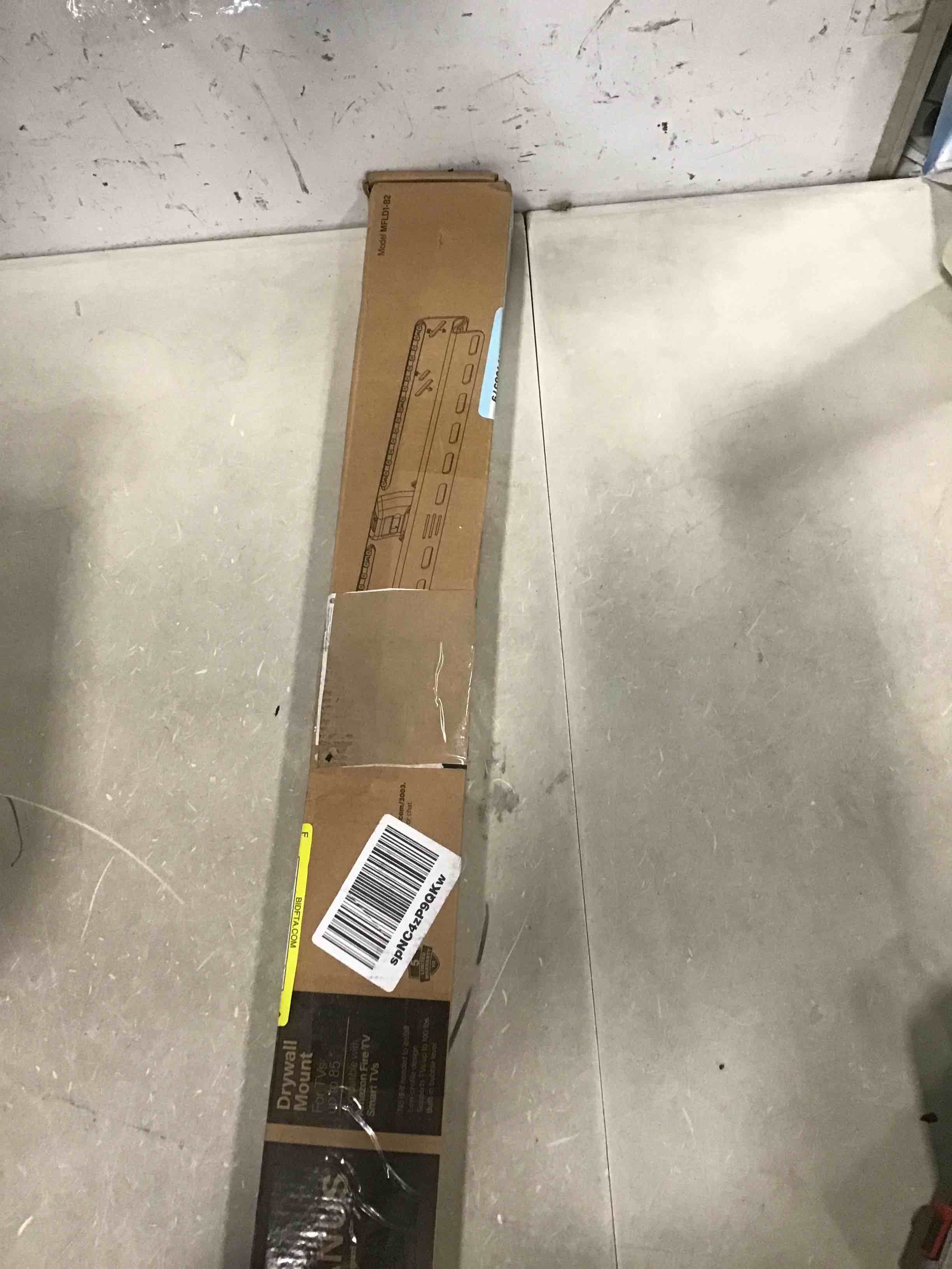 https://s3.amazonaws.com/lotting-images-prod/bidfta/YEL6440942_1718111017345.jpeg