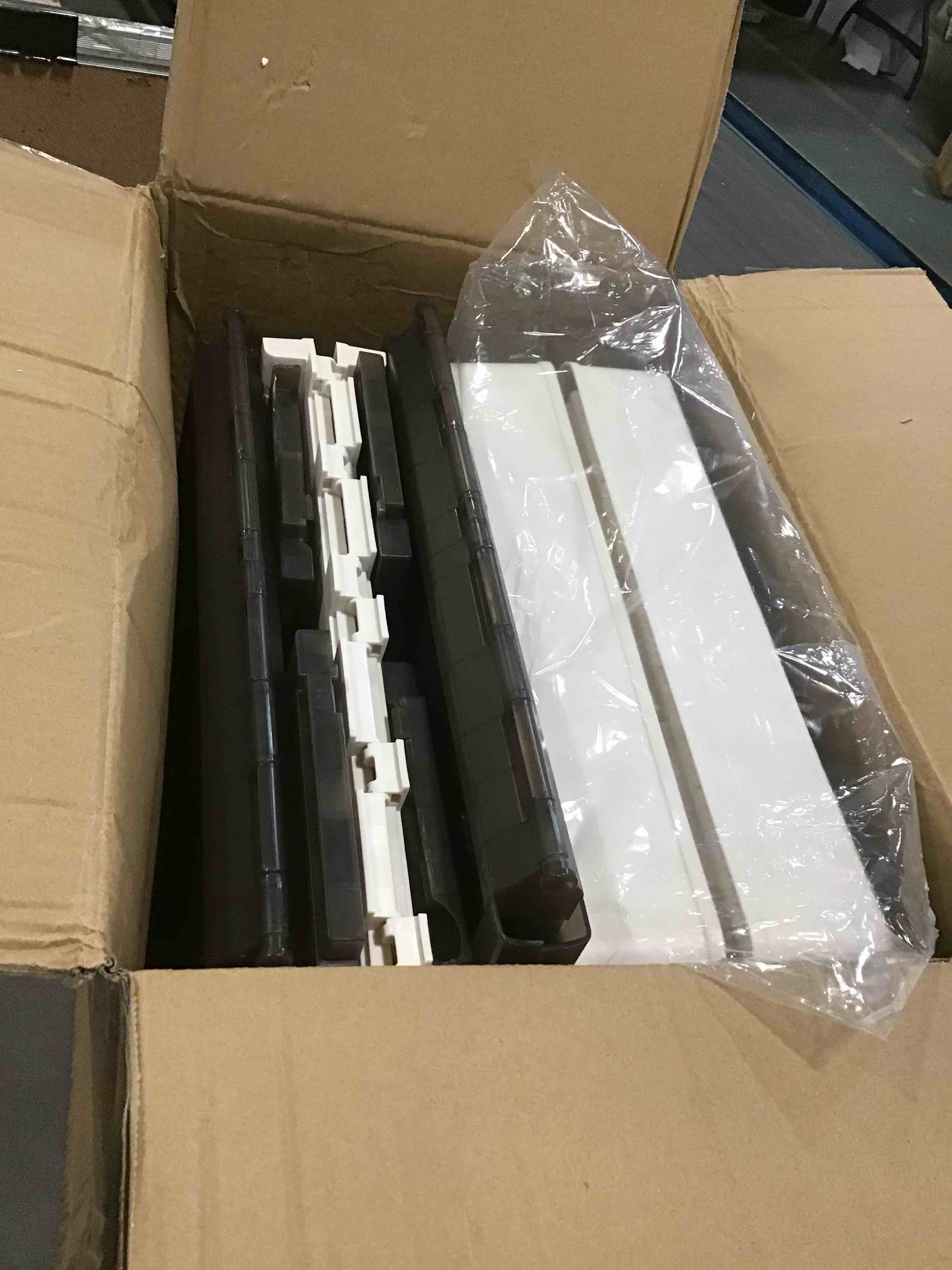 https://s3.amazonaws.com/lotting-images-prod/bidfta/YEL6441133_1718191610429.jpeg