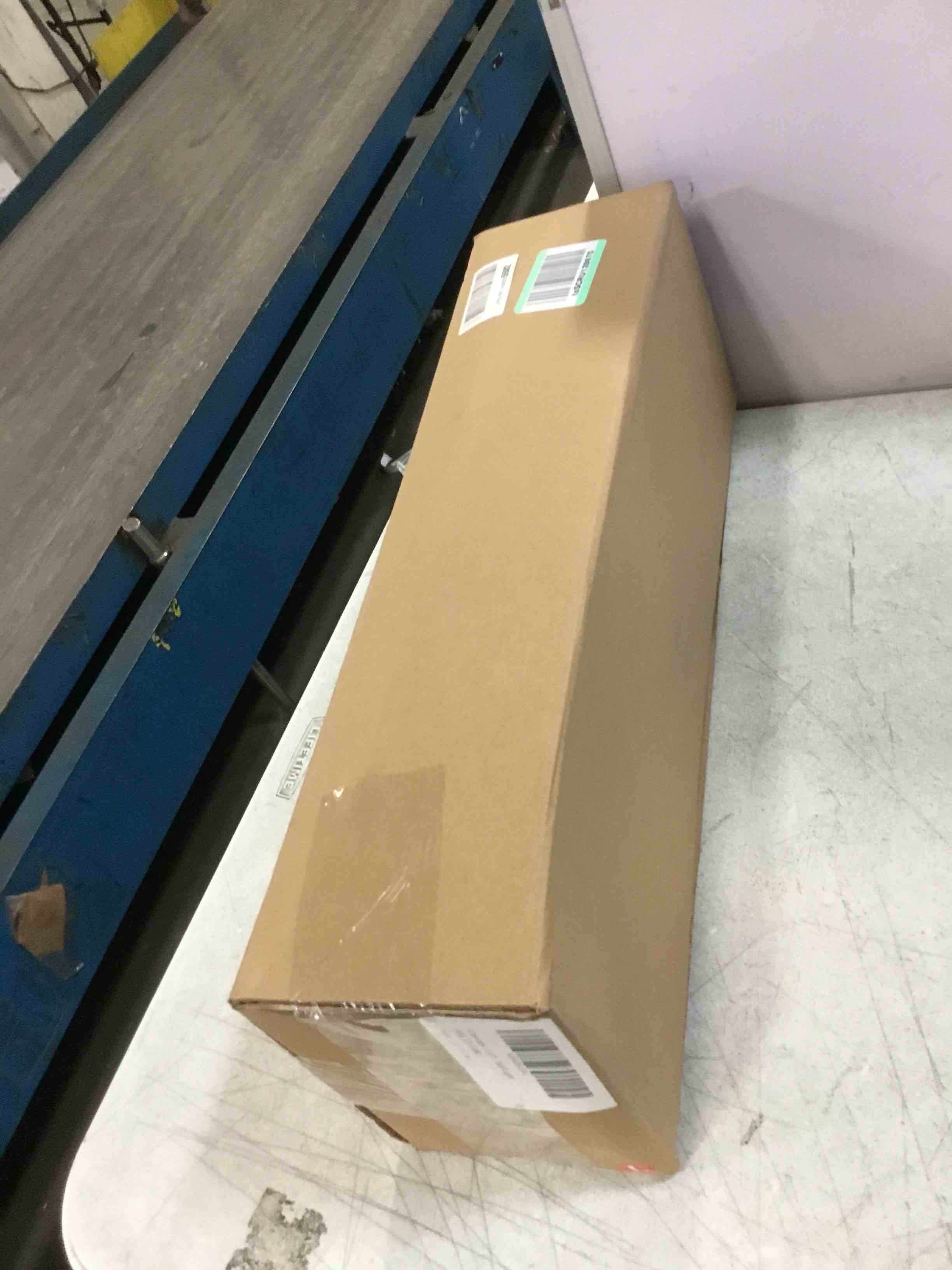 https://s3.amazonaws.com/lotting-images-prod/bidfta/YEL6441900_1717768169446.jpeg