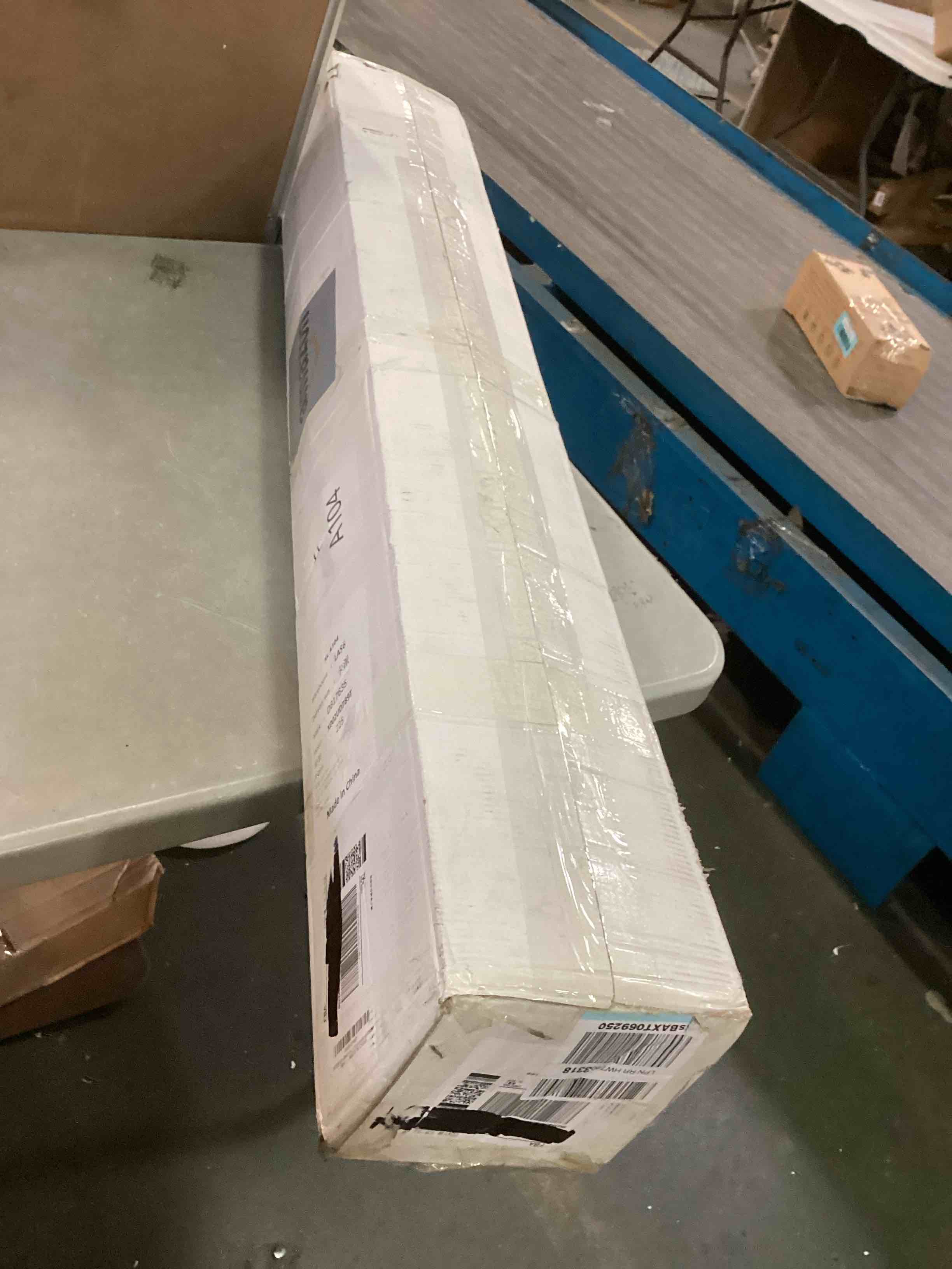 https://s3.amazonaws.com/lotting-images-prod/bidfta/YEL6442117_1718032056701.jpeg