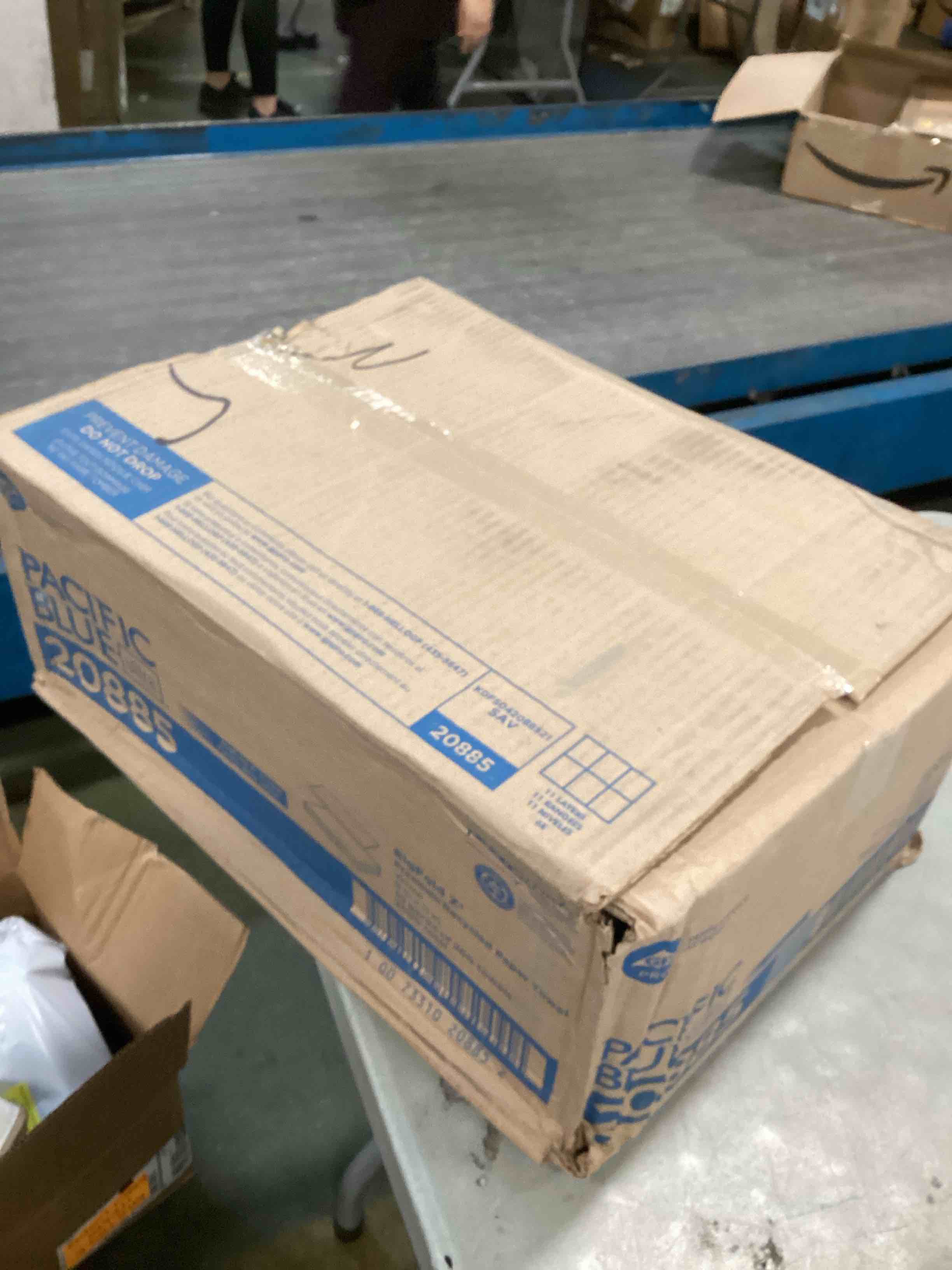 https://s3.amazonaws.com/lotting-images-prod/bidfta/YEL6443108_1717675360185.jpeg