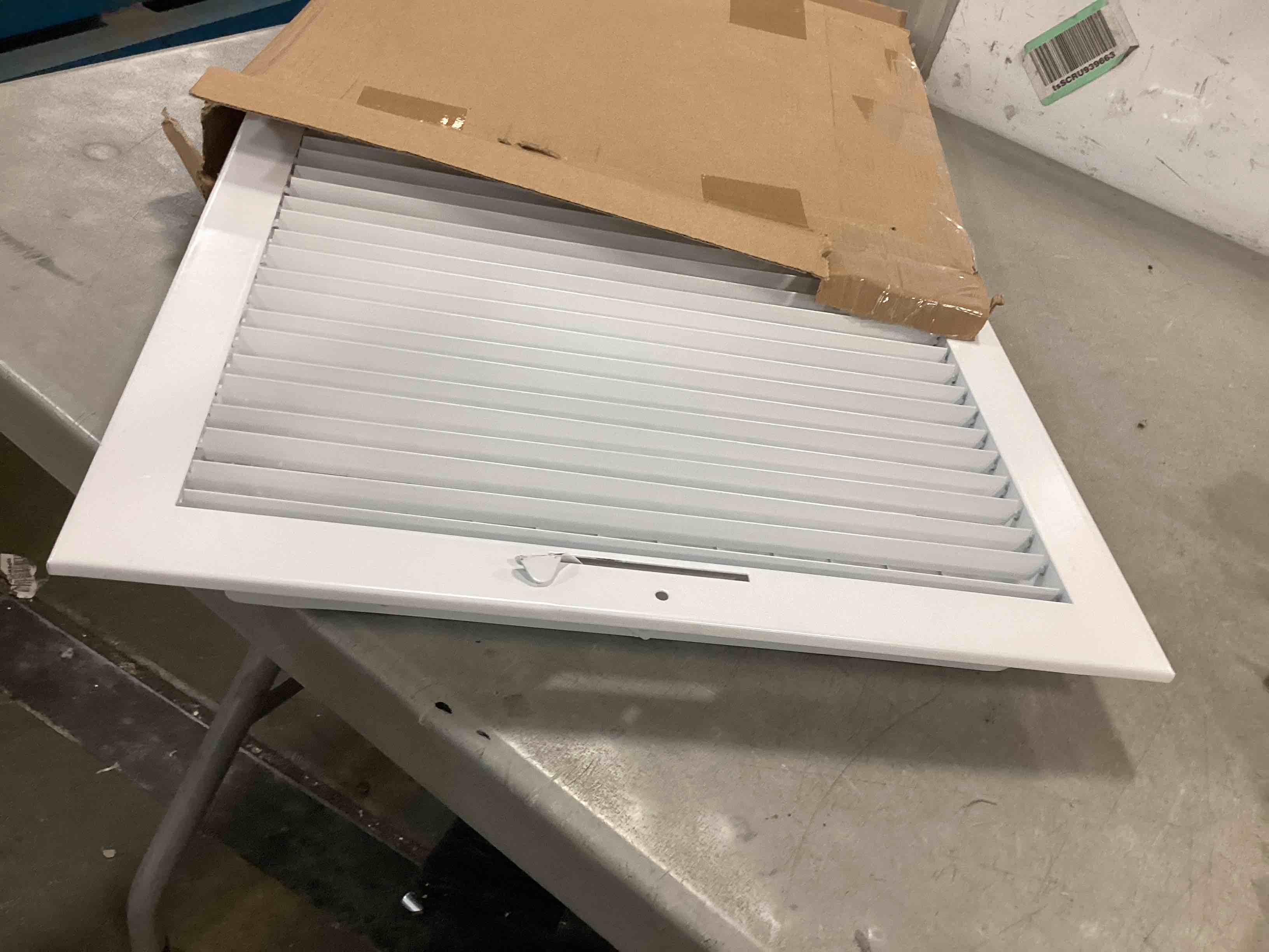 https://s3.amazonaws.com/lotting-images-prod/bidfta/YEL6443163_1717680851644.jpeg