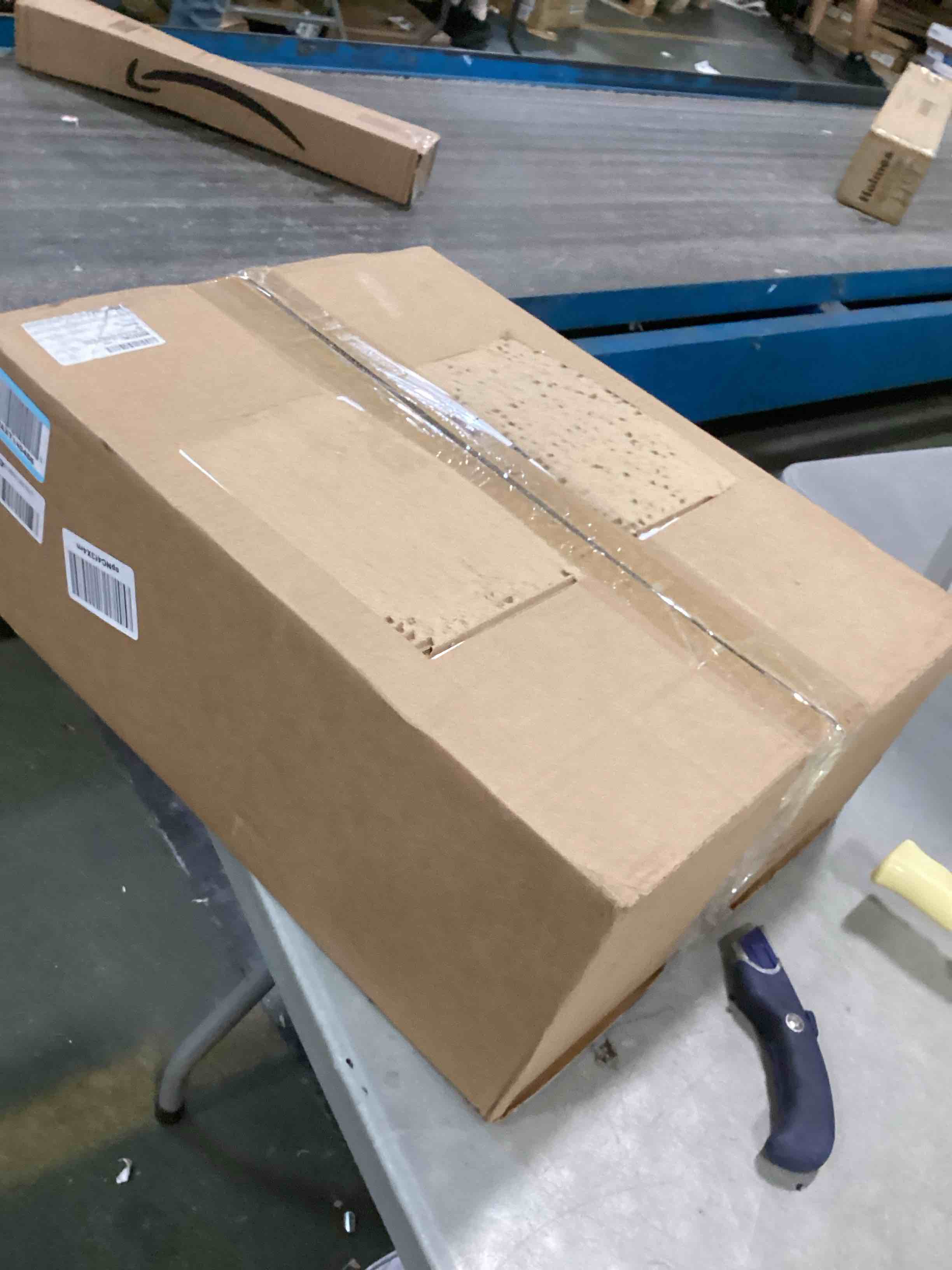 https://s3.amazonaws.com/lotting-images-prod/bidfta/YEL6443392_1717703657064.jpeg