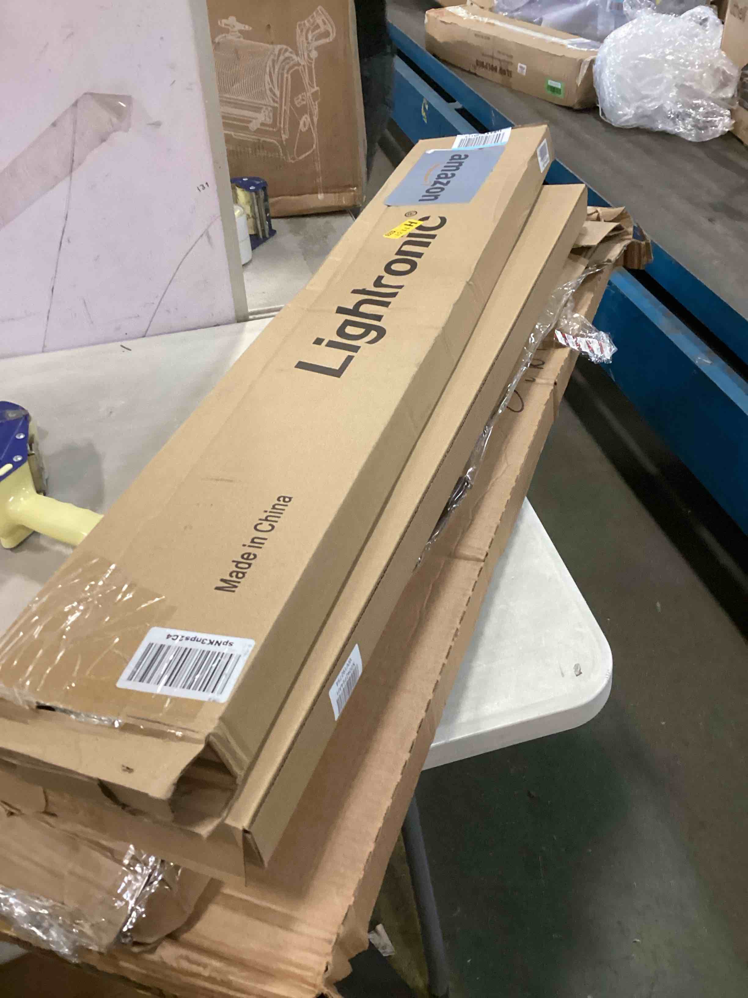 https://s3.amazonaws.com/lotting-images-prod/bidfta/YEL6443512_1717767708067.jpeg