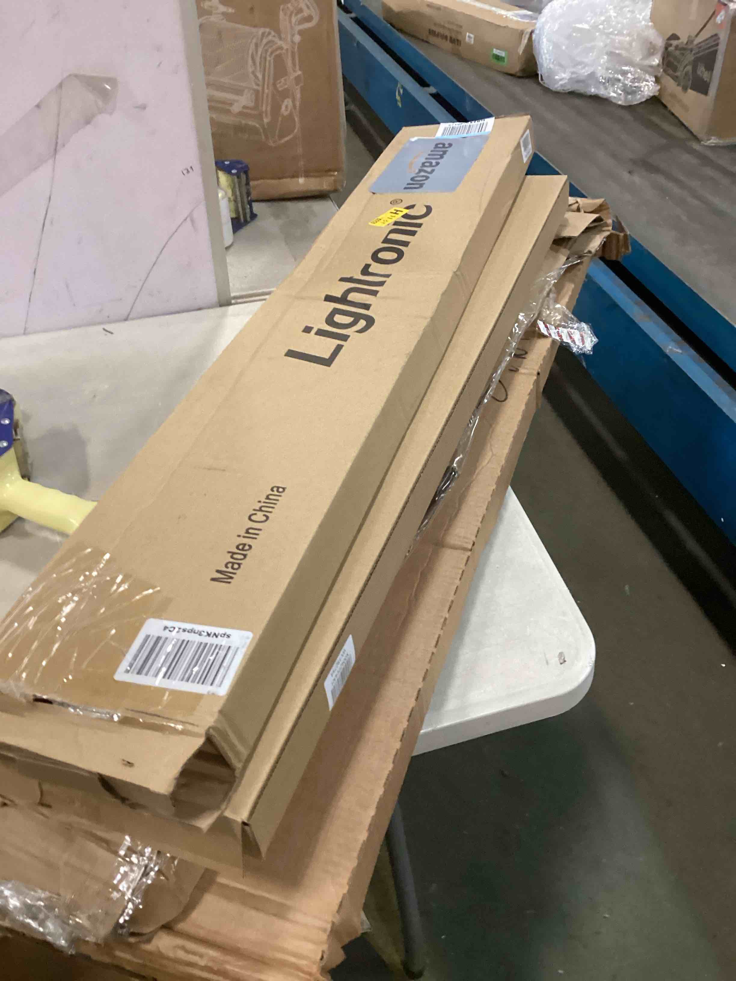 https://s3.amazonaws.com/lotting-images-prod/bidfta/YEL6443512_1717767709732.jpeg
