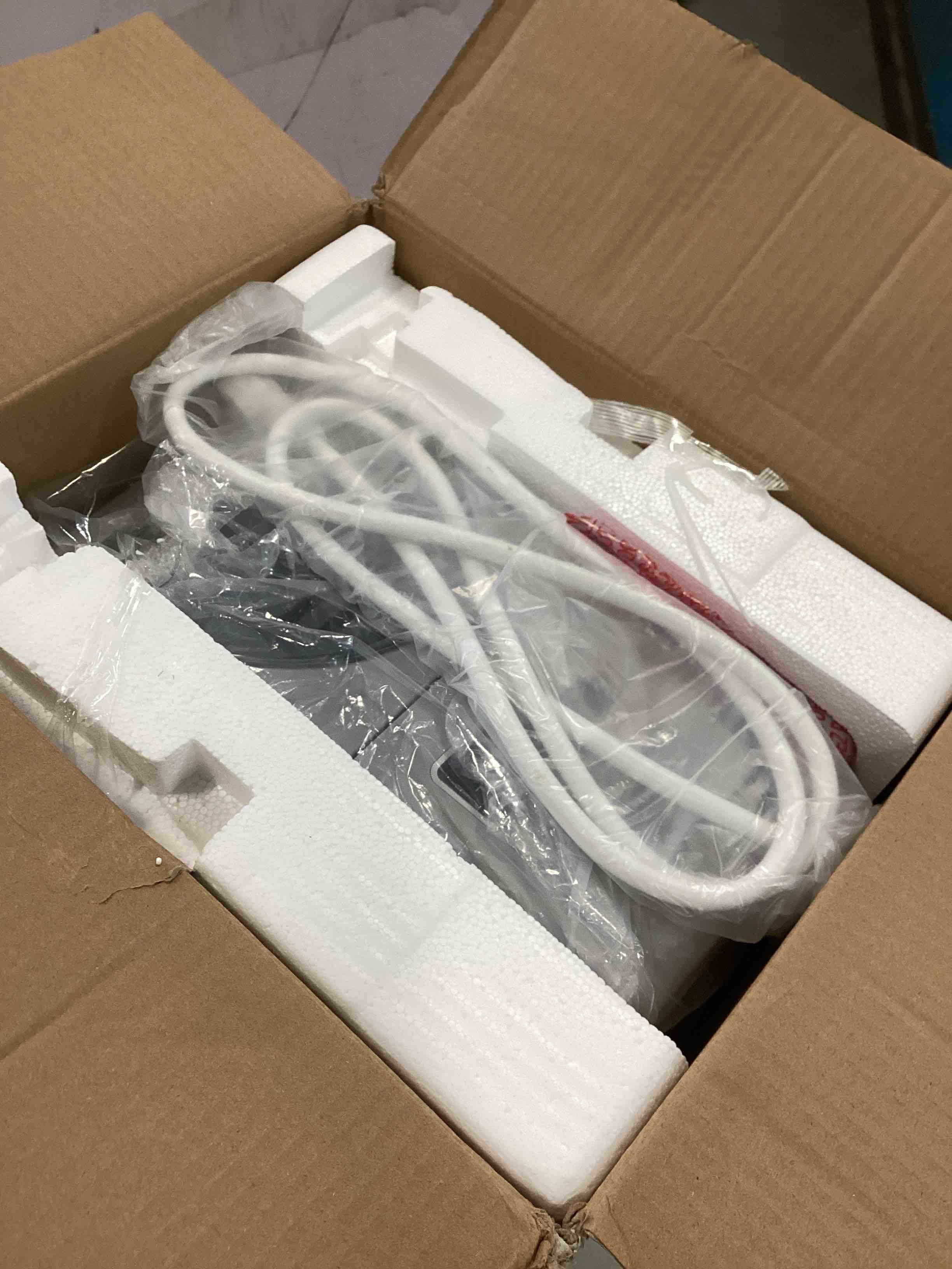 https://s3.amazonaws.com/lotting-images-prod/bidfta/YEL6443611_1717778093898.jpeg