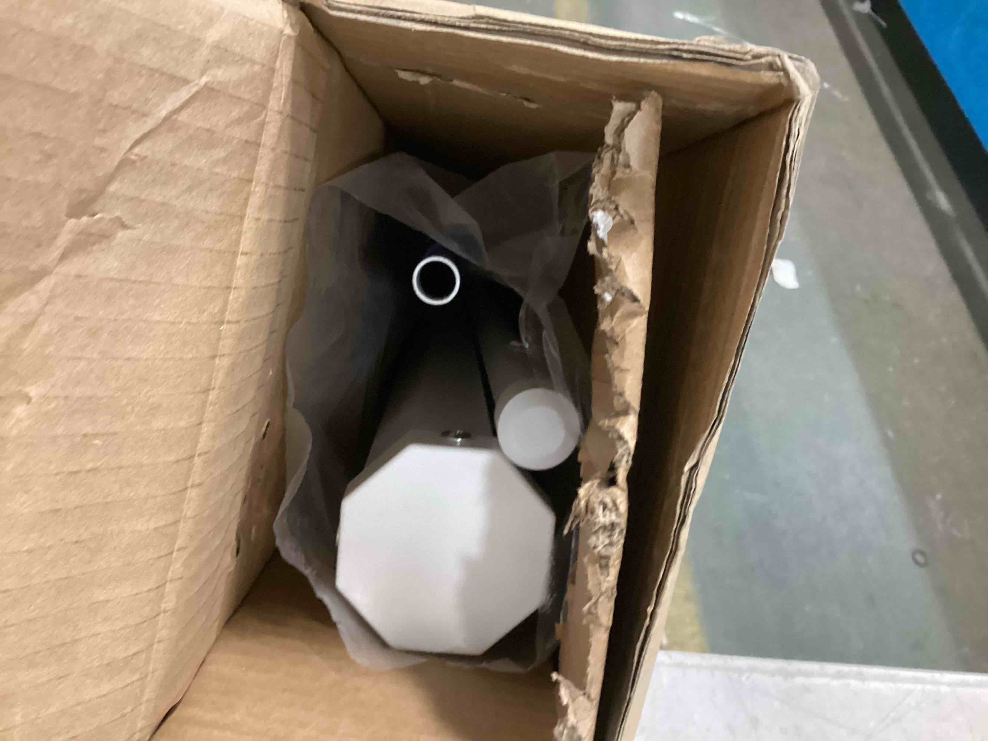 https://s3.amazonaws.com/lotting-images-prod/bidfta/YEL6443900_1718040663702.jpeg