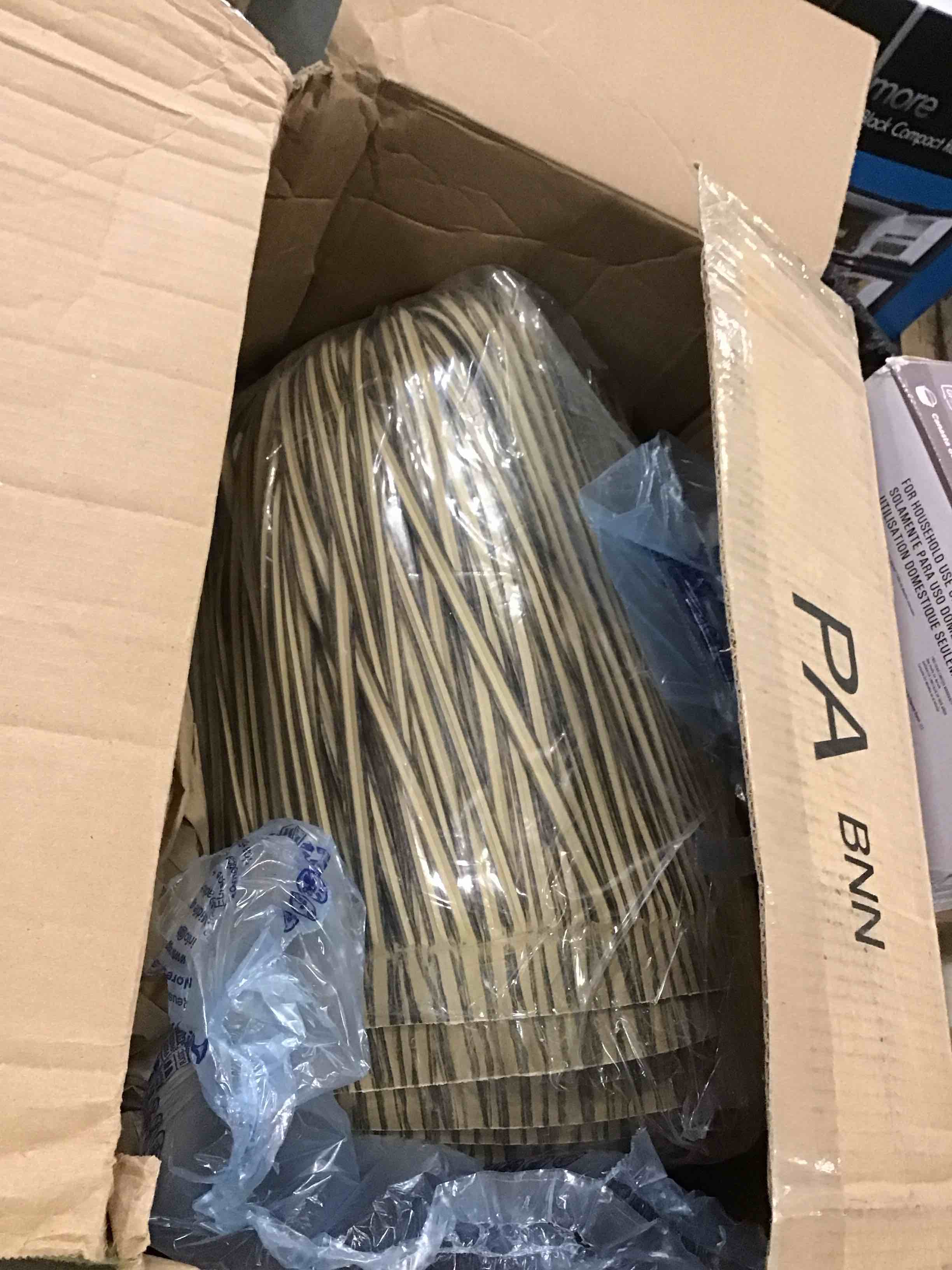 https://s3.amazonaws.com/lotting-images-prod/bidfta/YEL6444472_1717515554886.jpeg