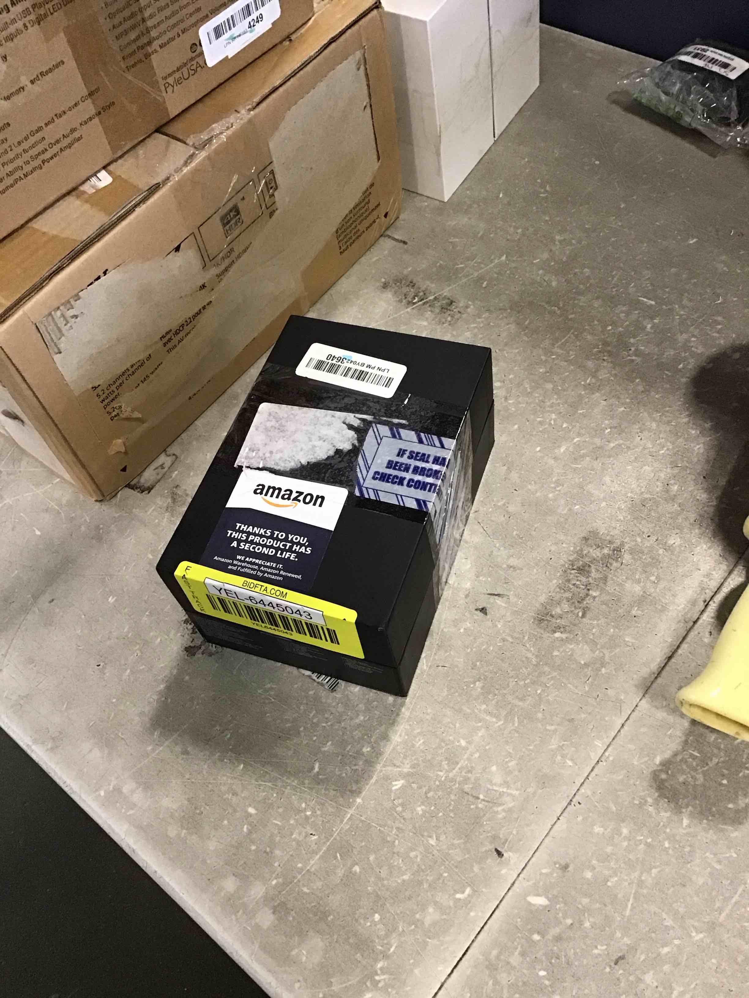 https://s3.amazonaws.com/lotting-images-prod/bidfta/YEL6445043_1717774207229.jpeg