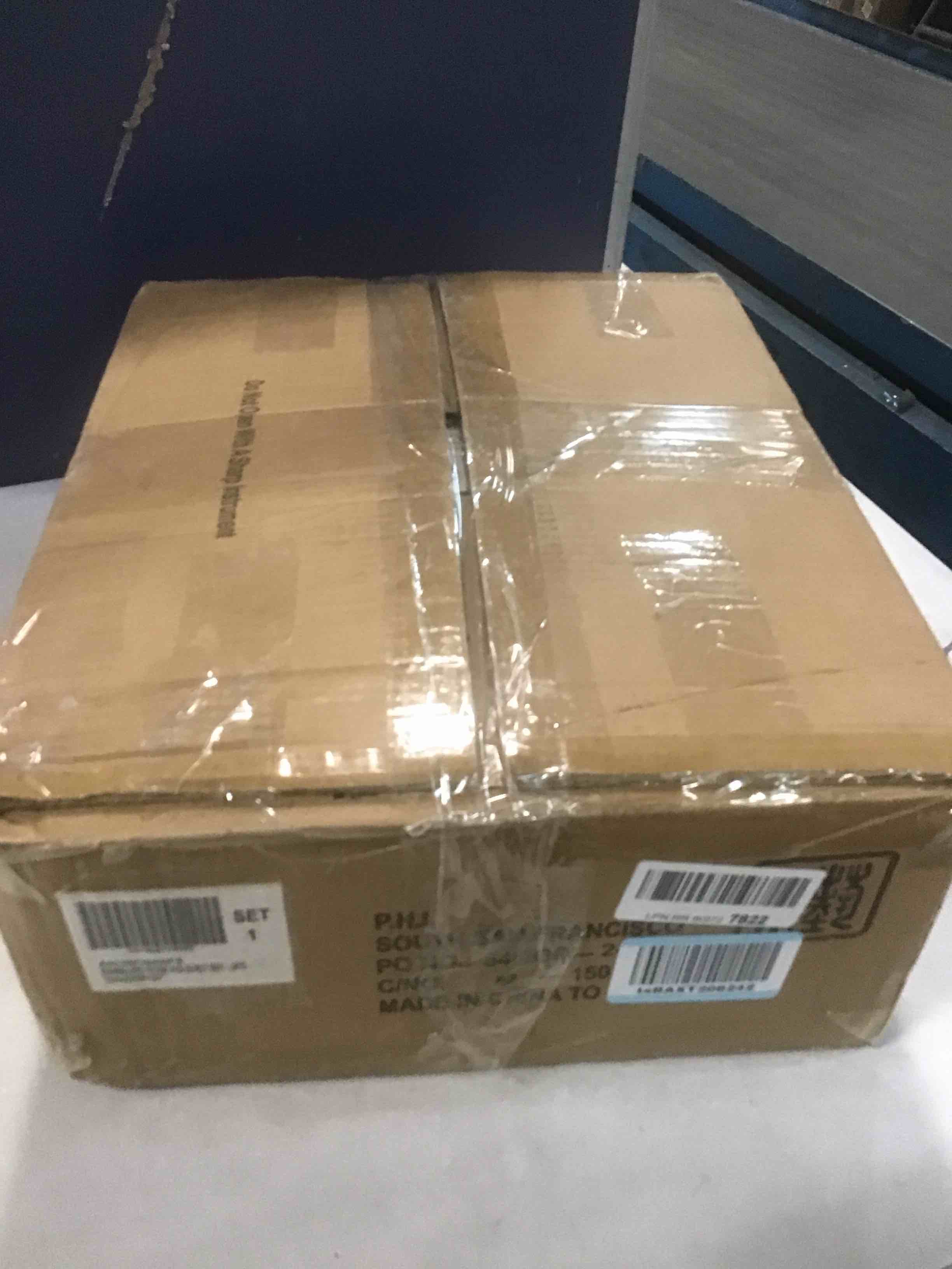 https://s3.amazonaws.com/lotting-images-prod/bidfta/YEL6446213_1717602103492.jpeg