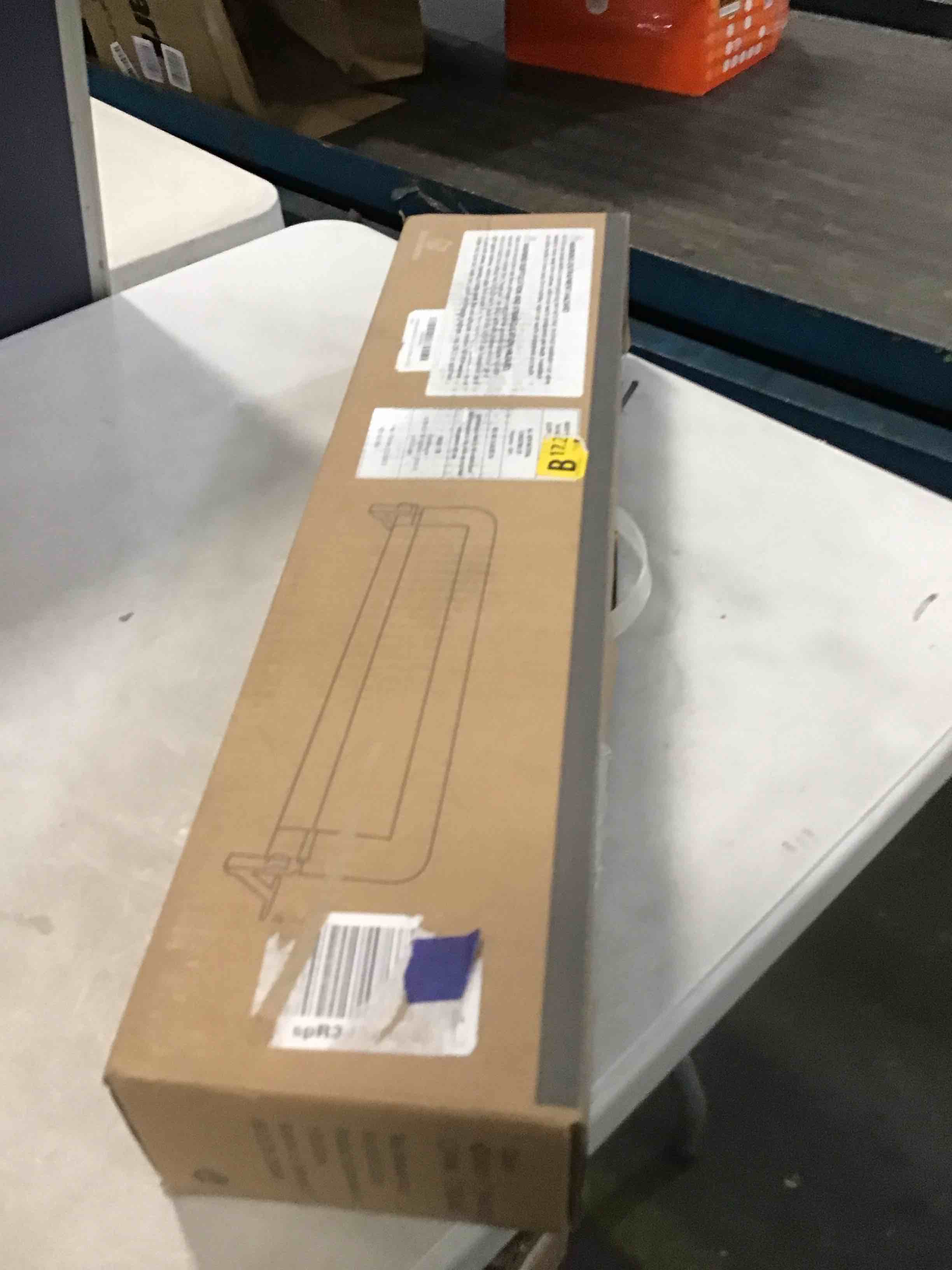 https://s3.amazonaws.com/lotting-images-prod/bidfta/YEL6446290_1717613703603.jpeg
