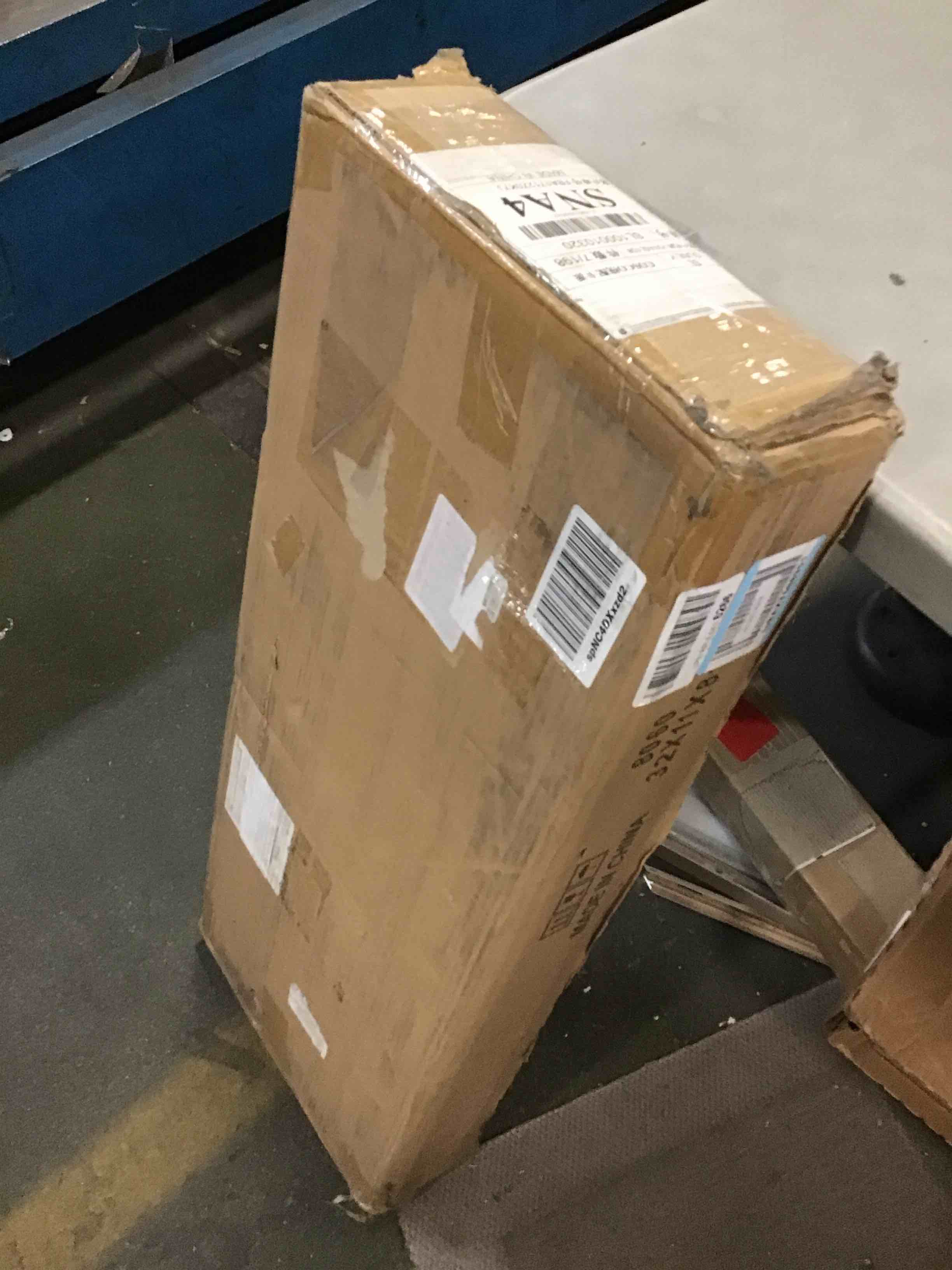 https://s3.amazonaws.com/lotting-images-prod/bidfta/YEL6447026_1718047404305.jpeg