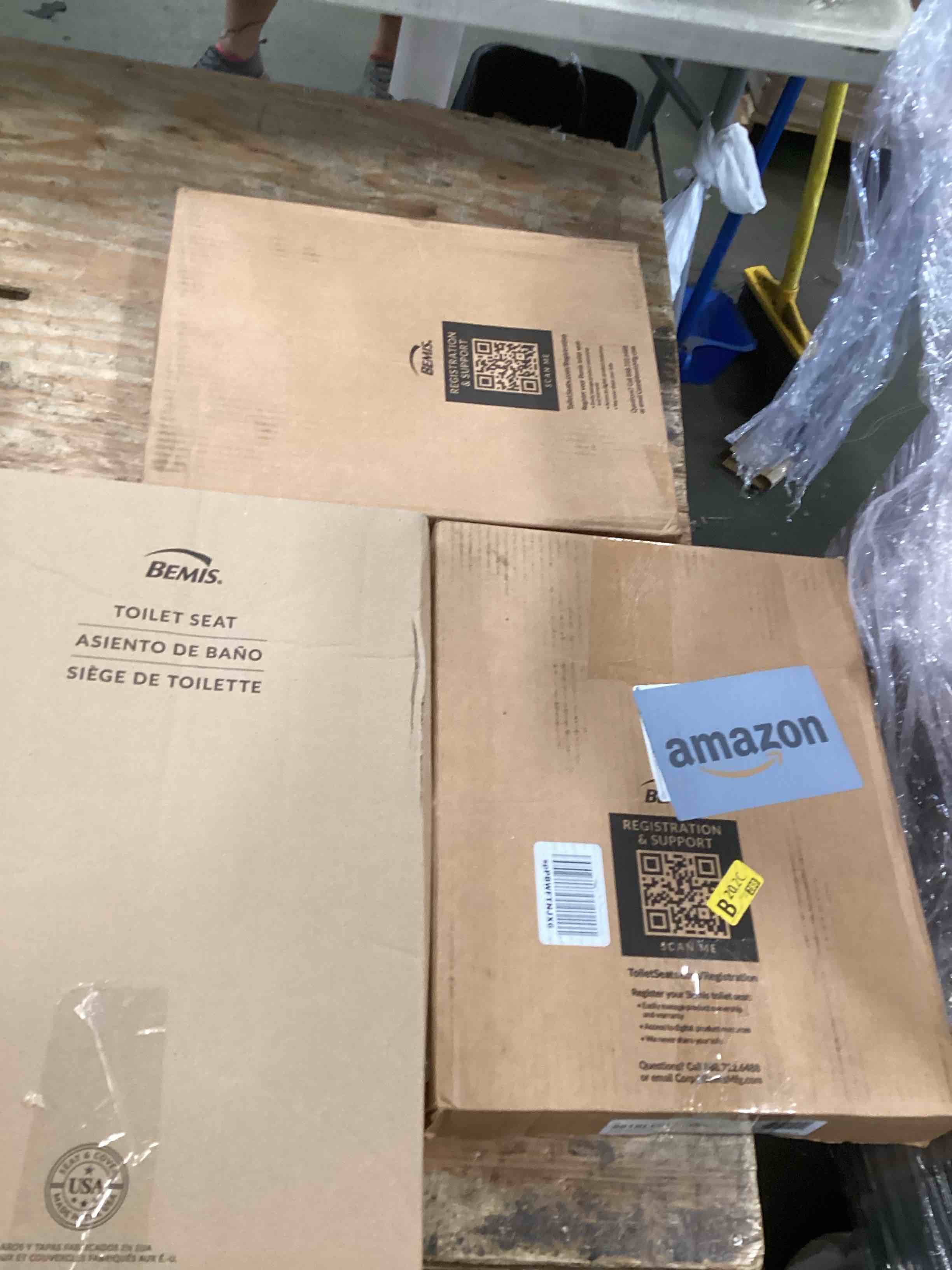 assorted toilet seats 