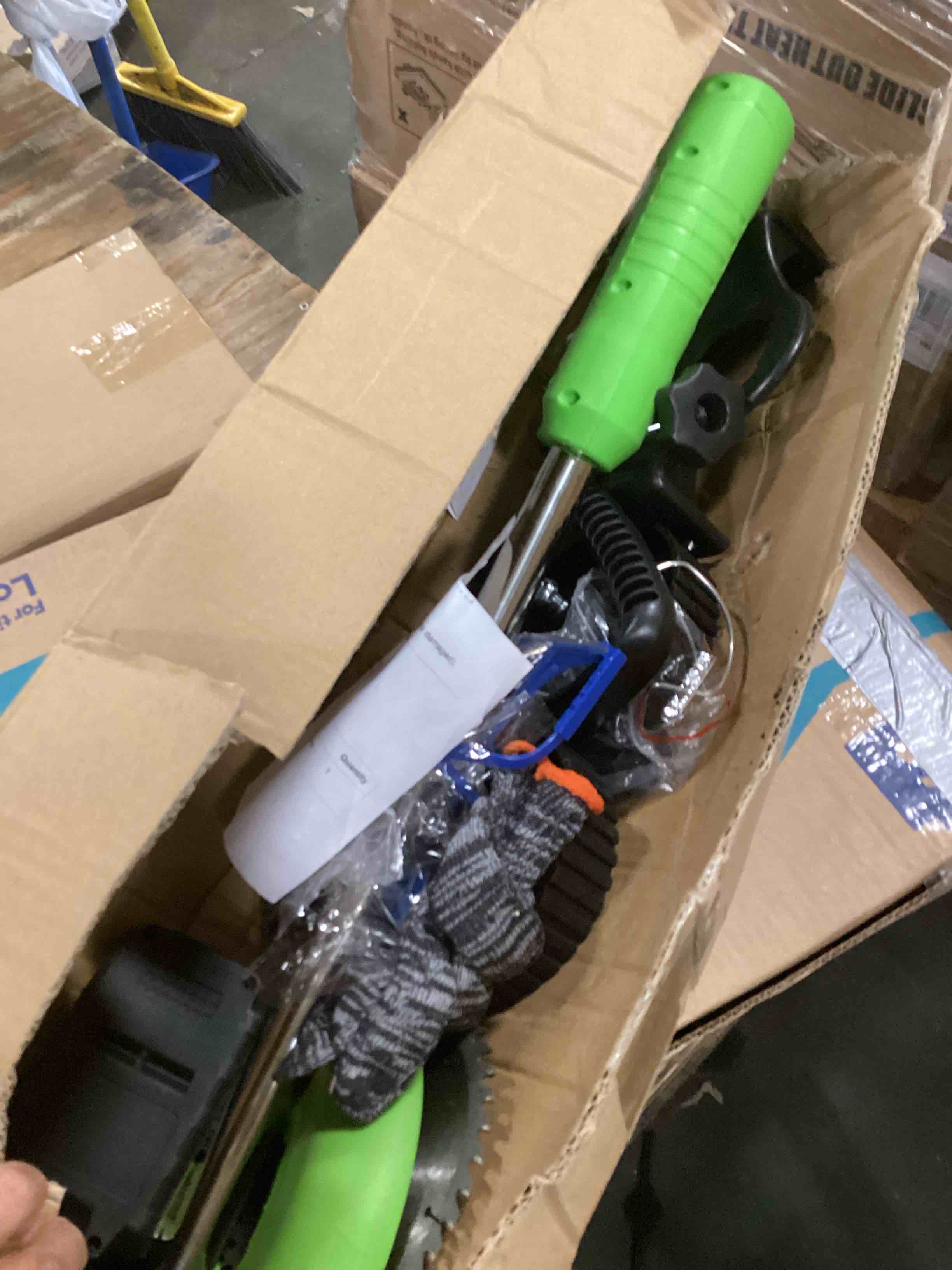 https://s3.amazonaws.com/lotting-images-prod/bidfta/YEL6448147_1717704574313.jpeg