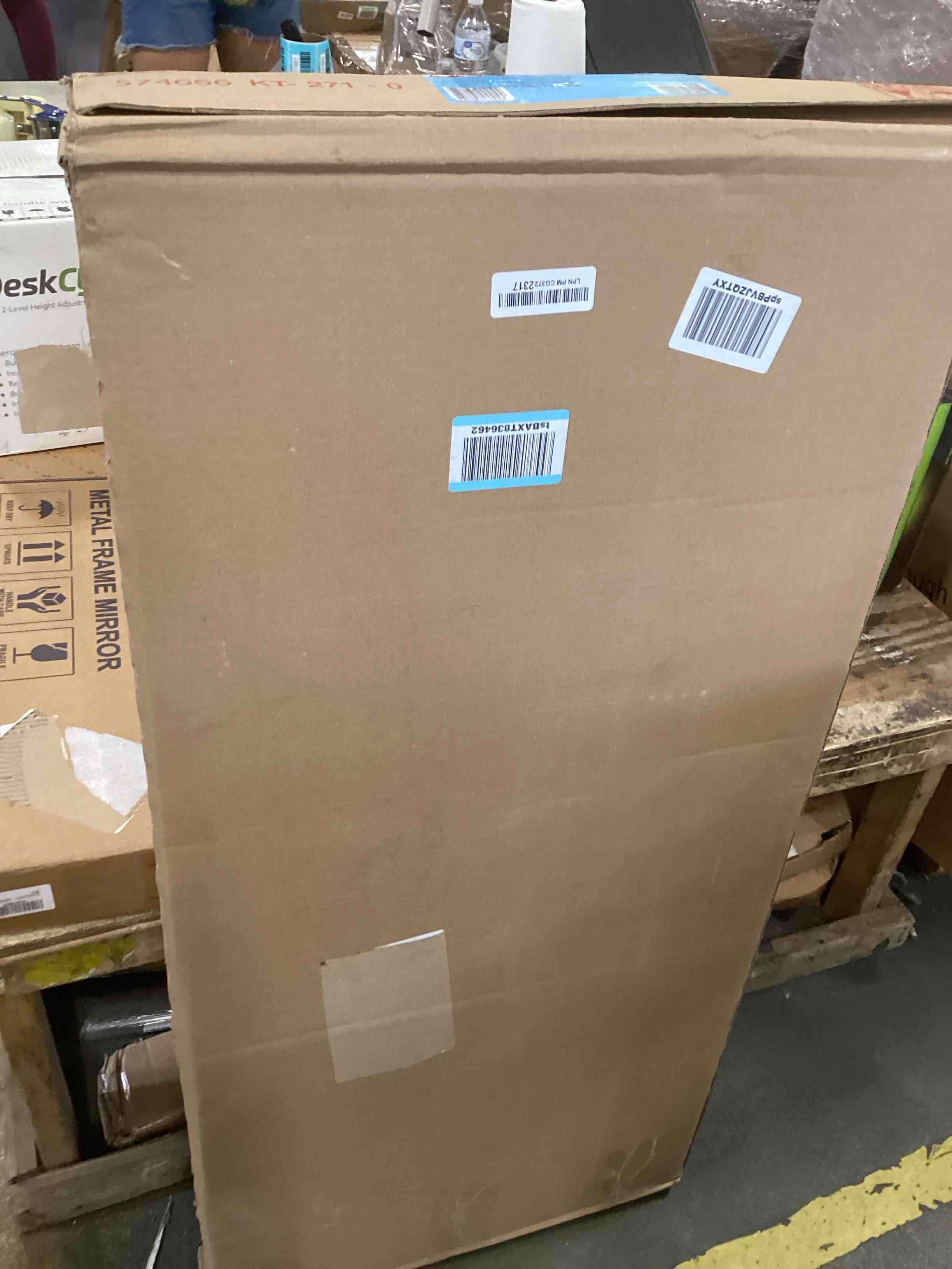 https://s3.amazonaws.com/lotting-images-prod/bidfta/YEL6448209_1718029943509.jpeg