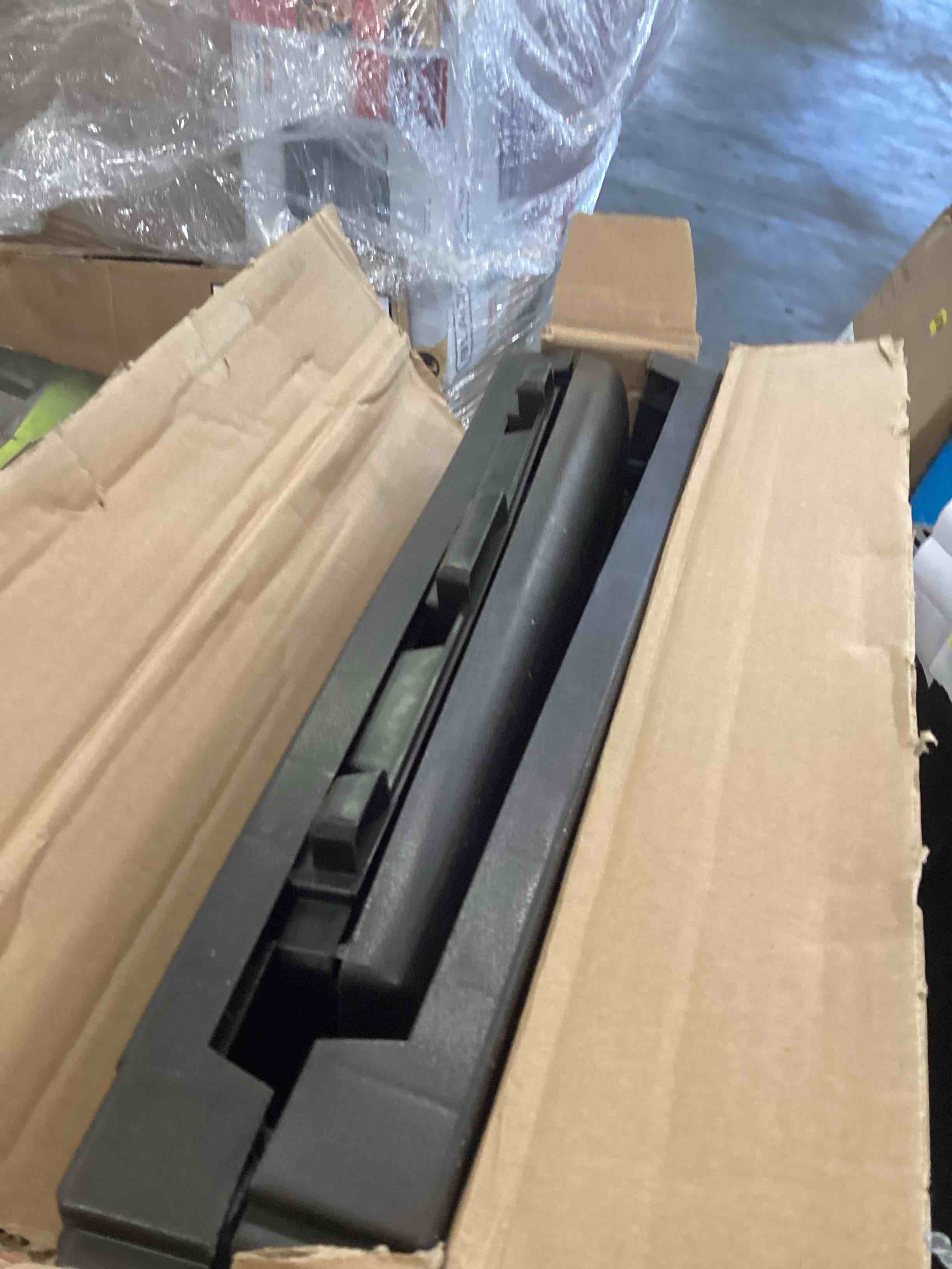 https://s3.amazonaws.com/lotting-images-prod/bidfta/YEL6448209_1718029983064.jpeg