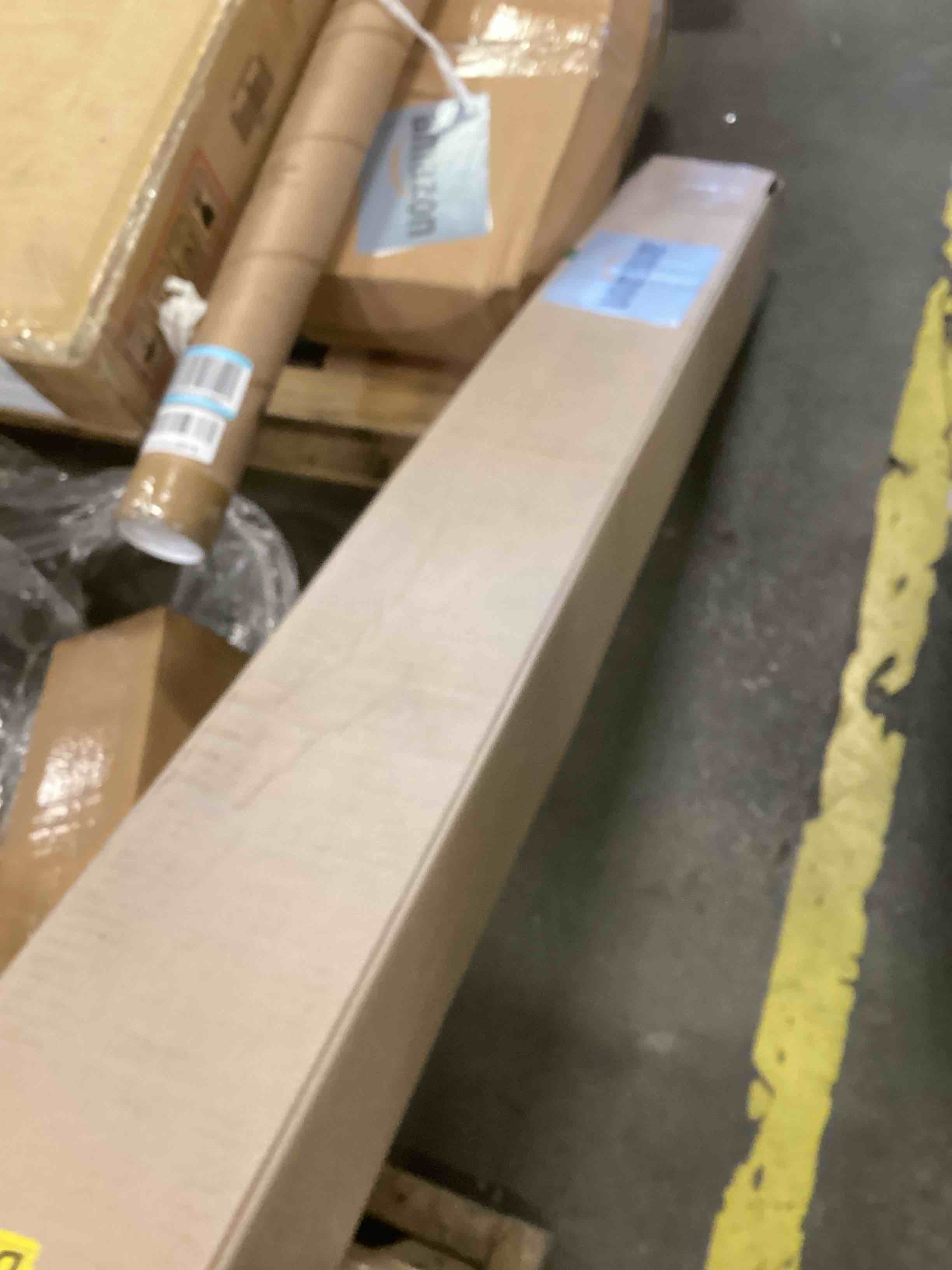 https://s3.amazonaws.com/lotting-images-prod/bidfta/YEL6448800_1718309925034.jpeg