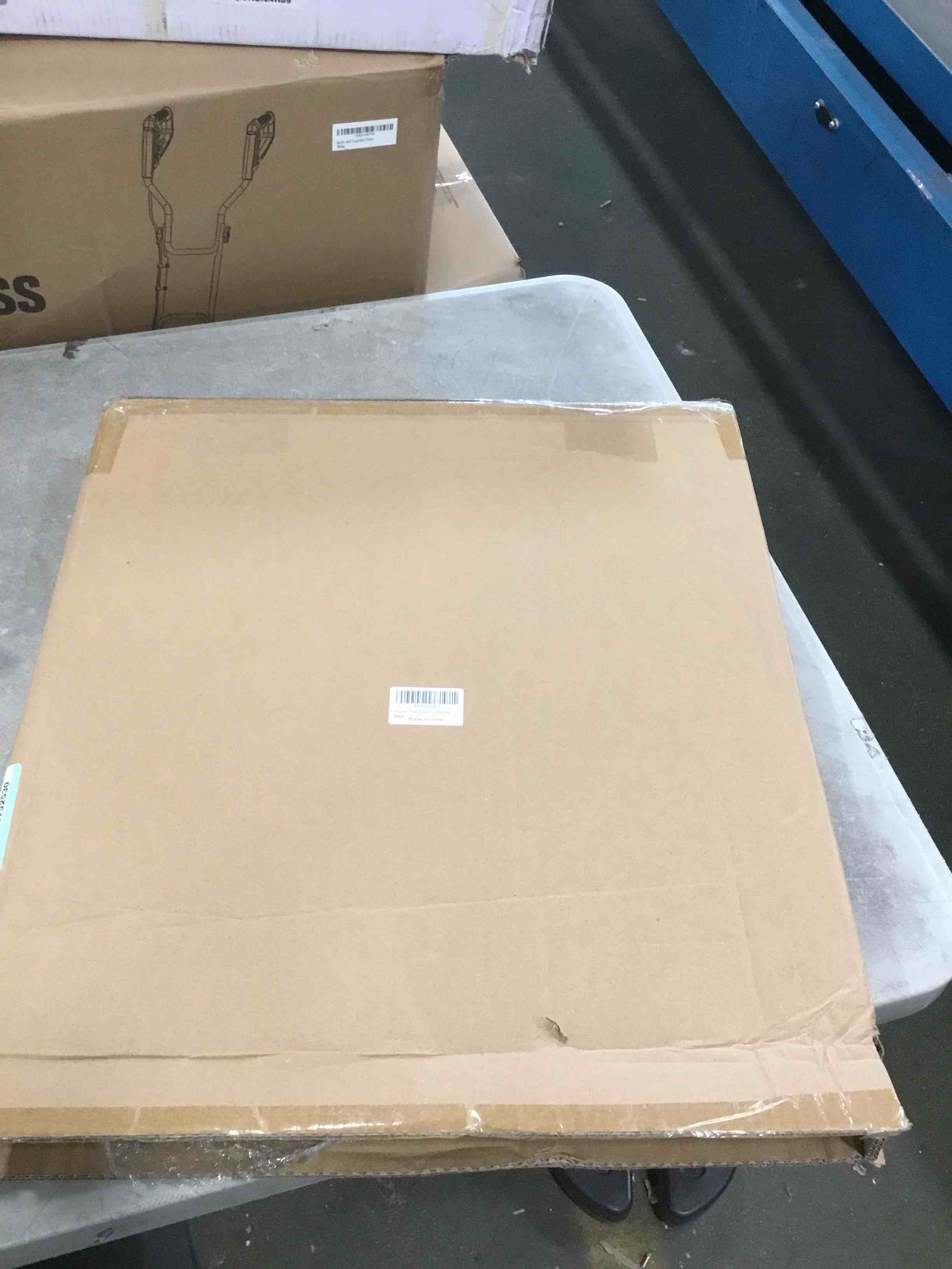 https://s3.amazonaws.com/lotting-images-prod/bidfta/YEL6449220_1717678250809.jpeg