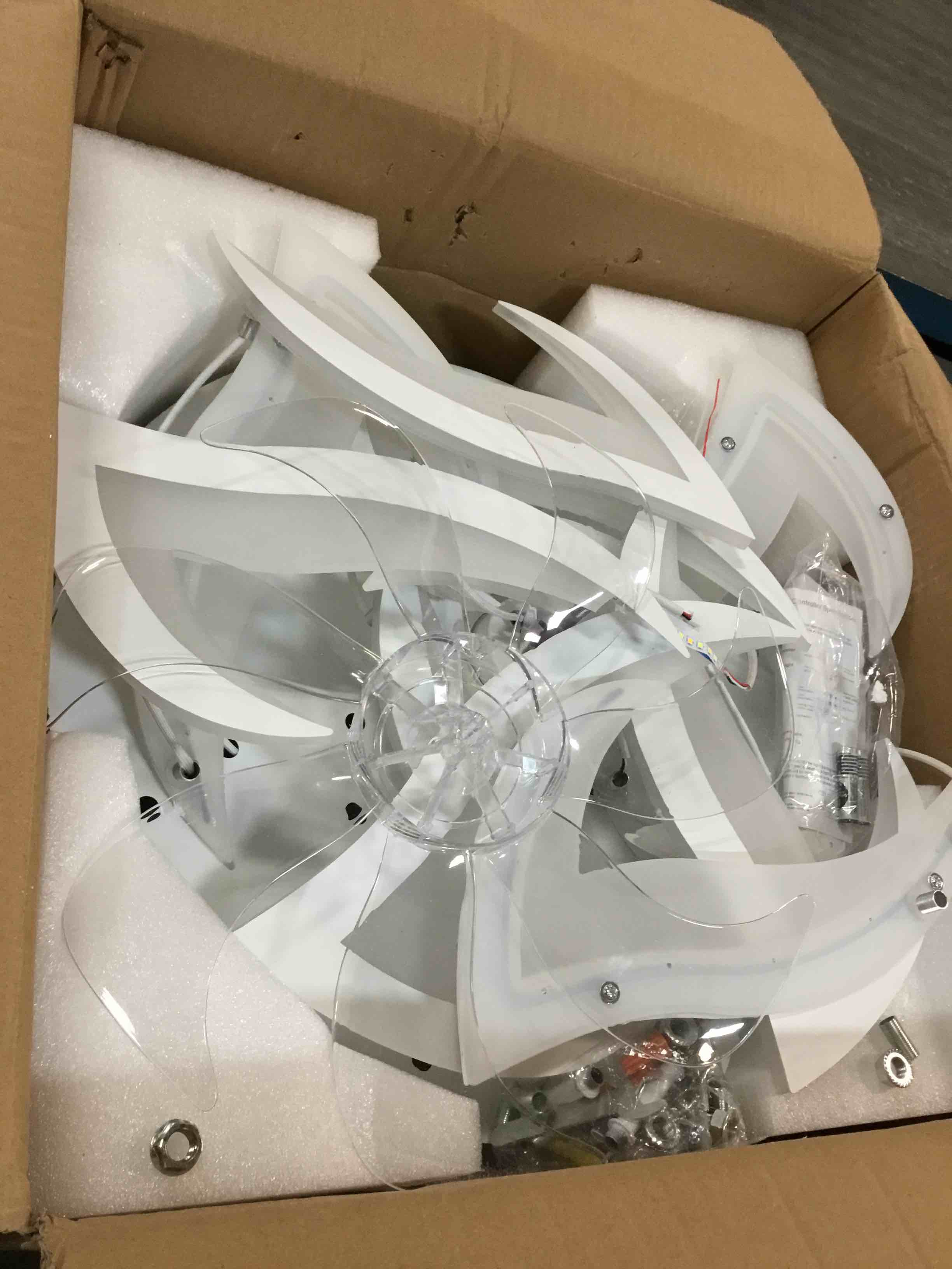 https://s3.amazonaws.com/lotting-images-prod/bidfta/YEL6449839_1718117104113.jpeg