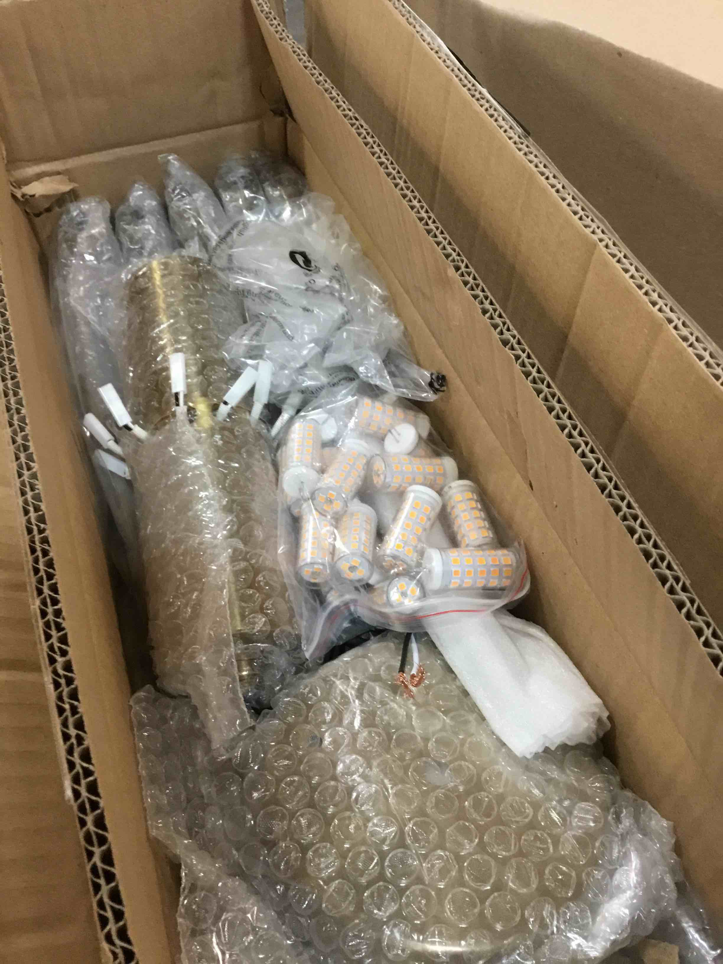 https://s3.amazonaws.com/lotting-images-prod/bidfta/YEL6449843_1718117479083.jpeg