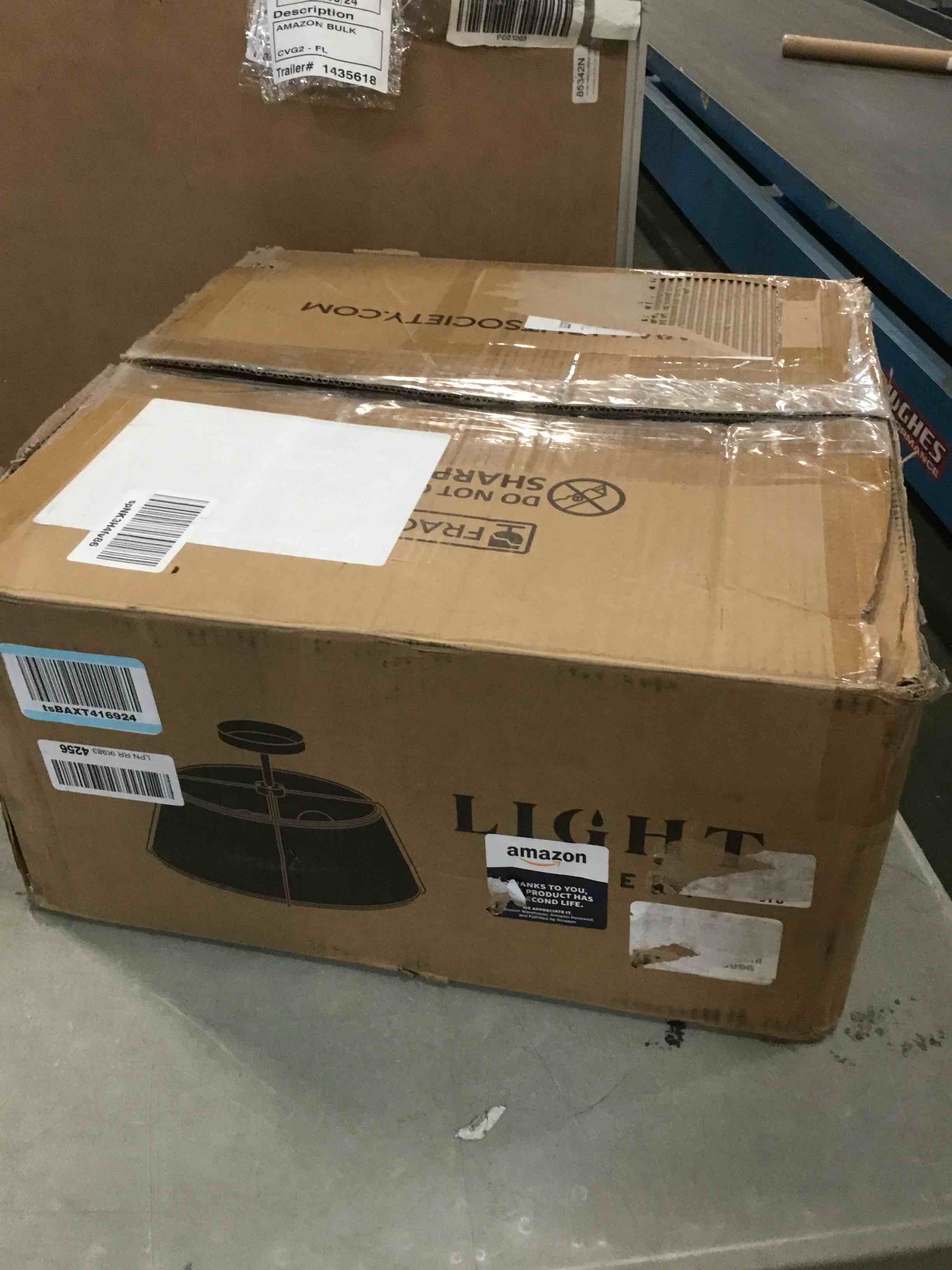 https://s3.amazonaws.com/lotting-images-prod/bidfta/YEL6450008_1718194834268.jpeg