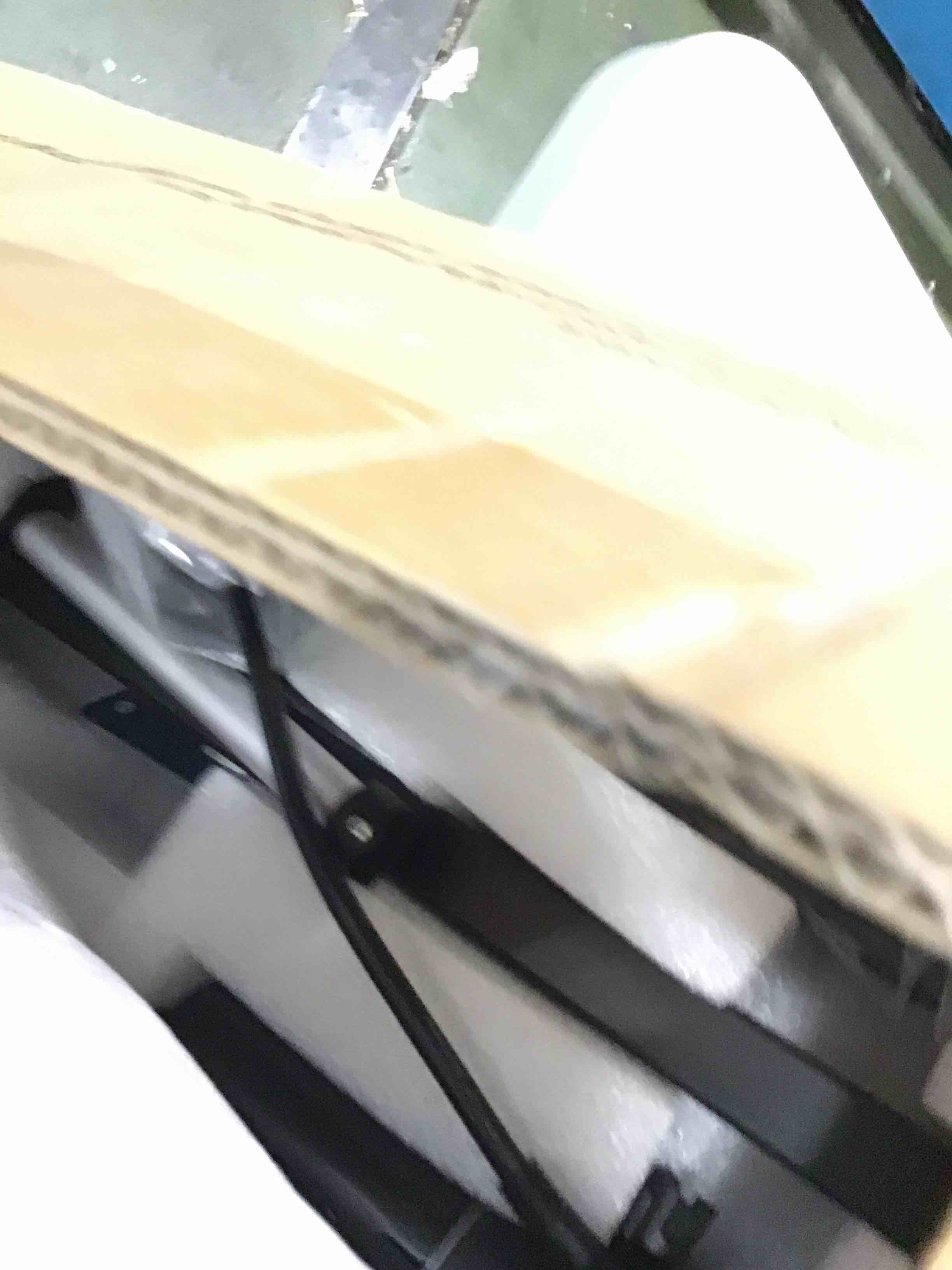 https://s3.amazonaws.com/lotting-images-prod/bidfta/YEL6450474_1717605222605.jpeg