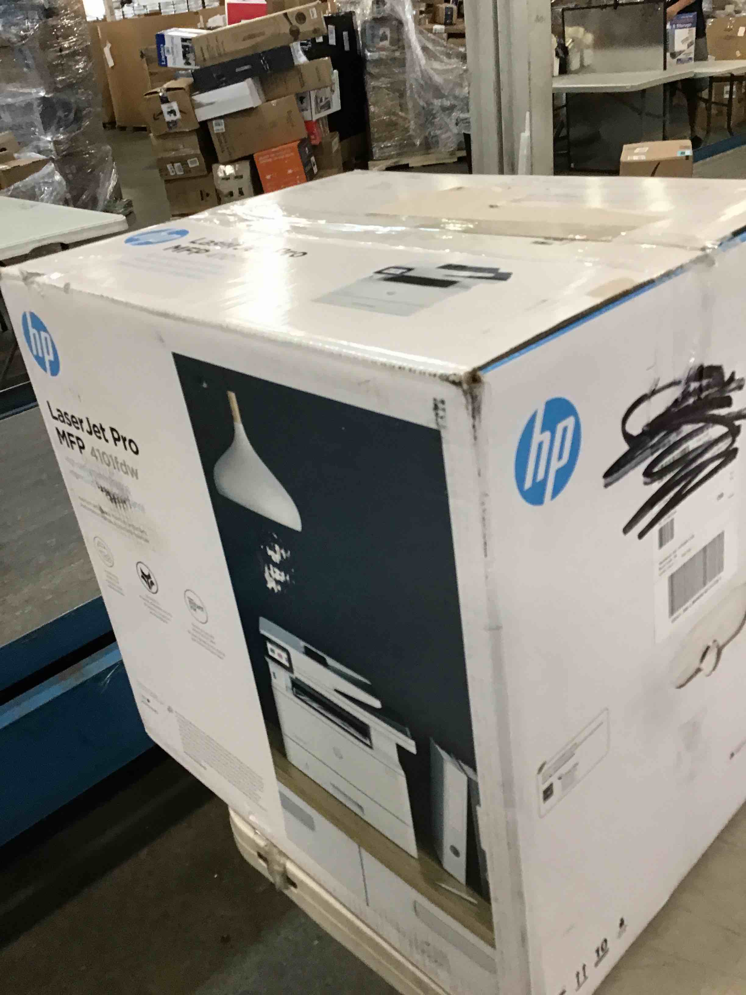 https://s3.amazonaws.com/lotting-images-prod/bidfta/YEL6451103_1717760829084.jpeg