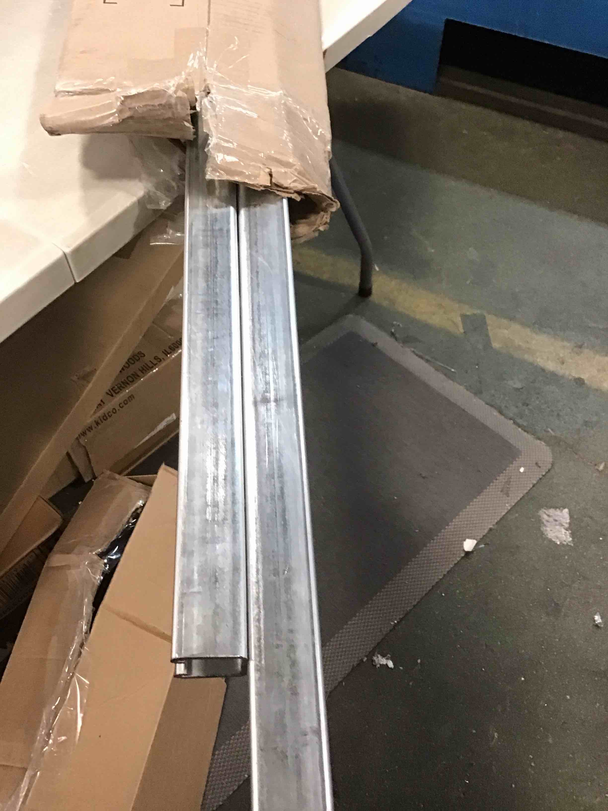 https://s3.amazonaws.com/lotting-images-prod/bidfta/YEL6463960_1717613333962.jpeg