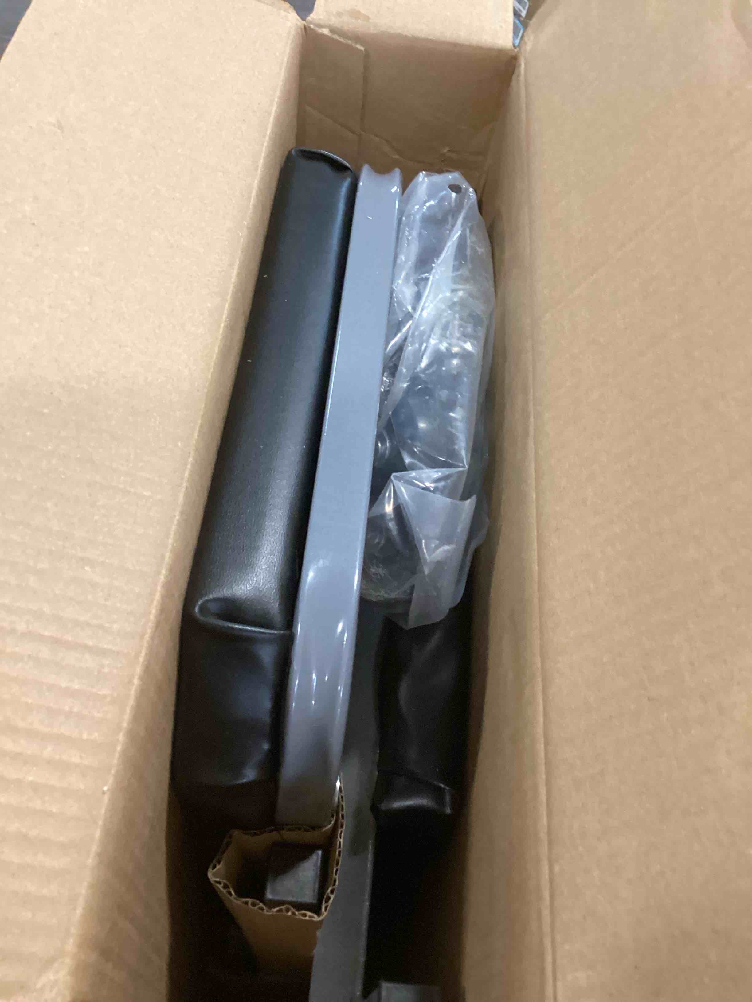 https://s3.amazonaws.com/lotting-images-prod/bidfta/YEL6464325_1717788543019.jpeg