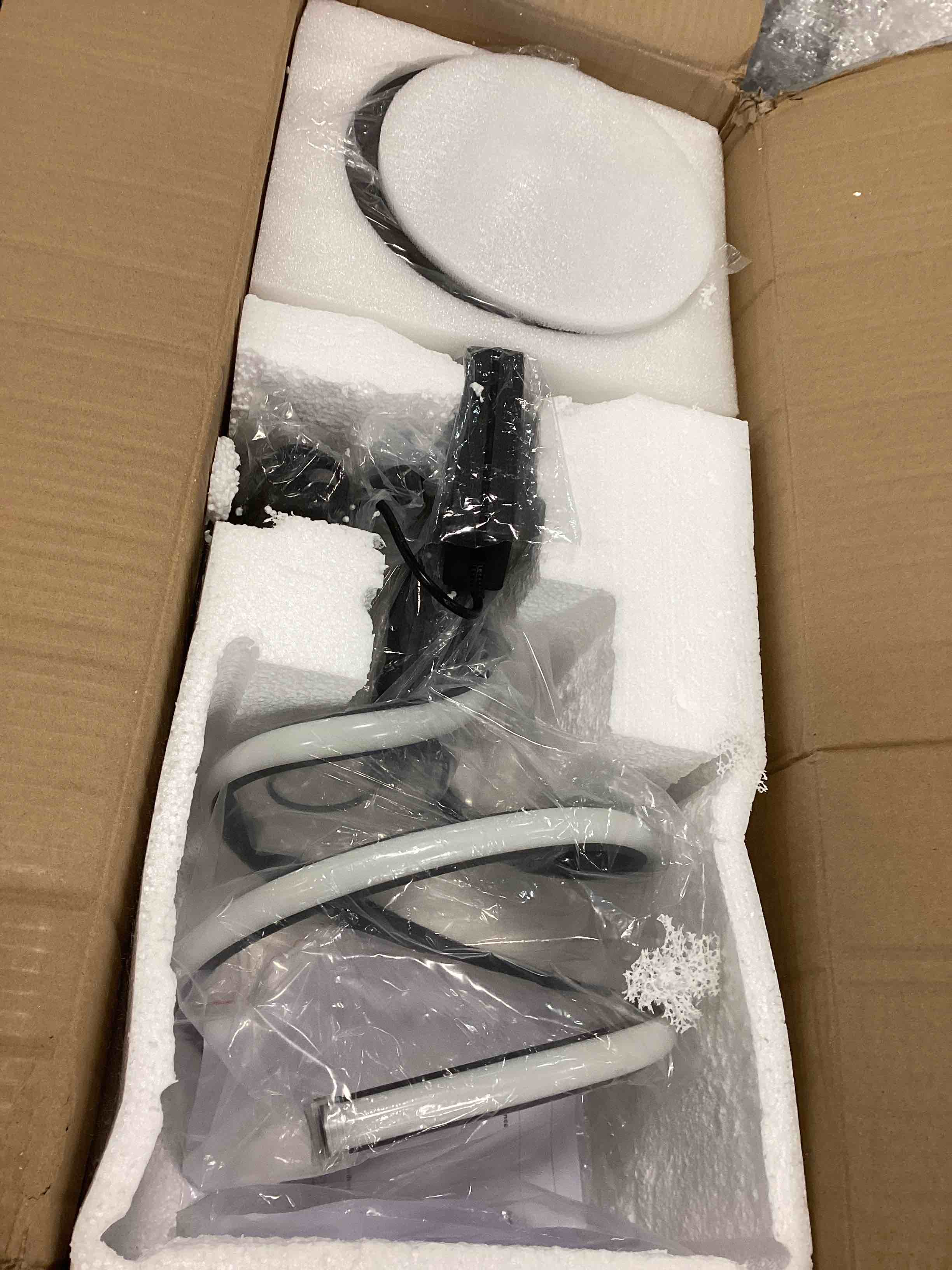 https://s3.amazonaws.com/lotting-images-prod/bidfta/YEL6464899_1718117071919.jpeg