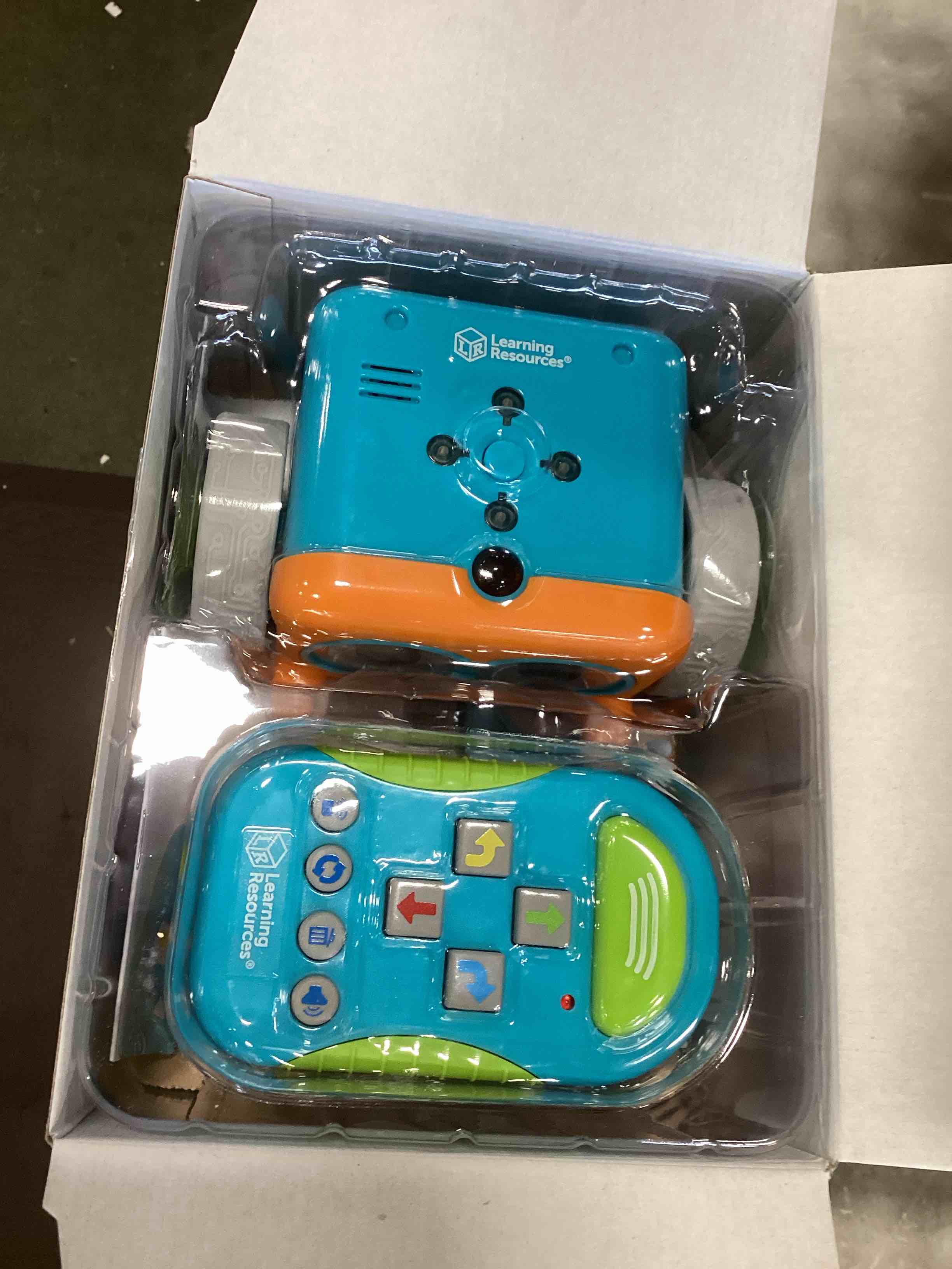 https://s3.amazonaws.com/lotting-images-prod/bidfta/YEL6465019_1718134356970.jpeg