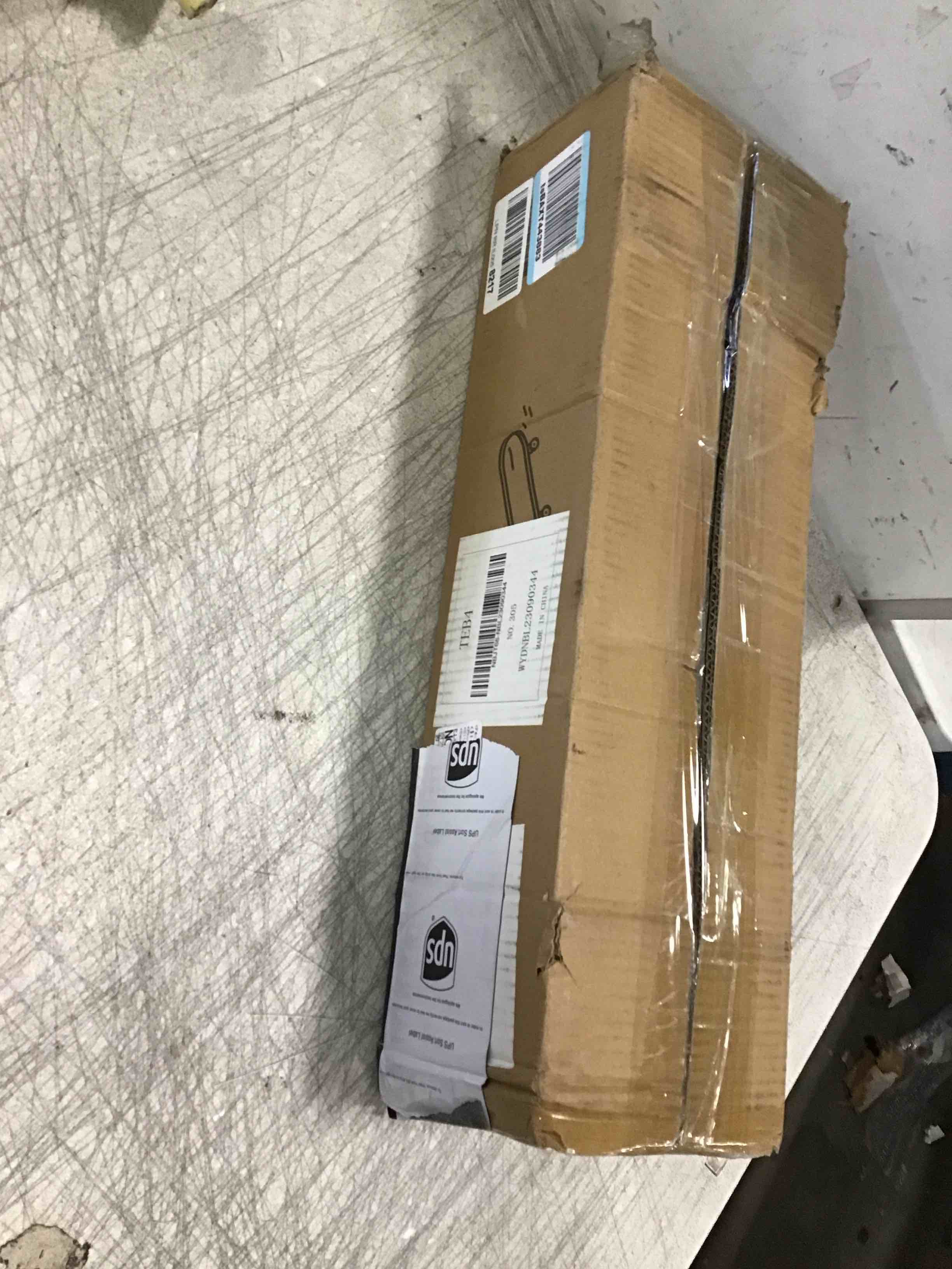 https://s3.amazonaws.com/lotting-images-prod/bidfta/YEL6467008_1717704604593.jpeg