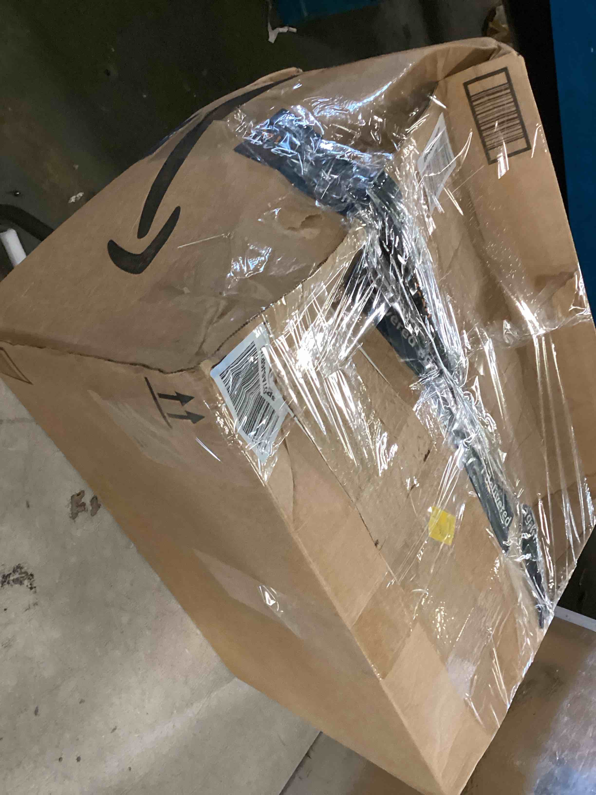 https://s3.amazonaws.com/lotting-images-prod/bidfta/YEL6467138_1717774613064.jpeg