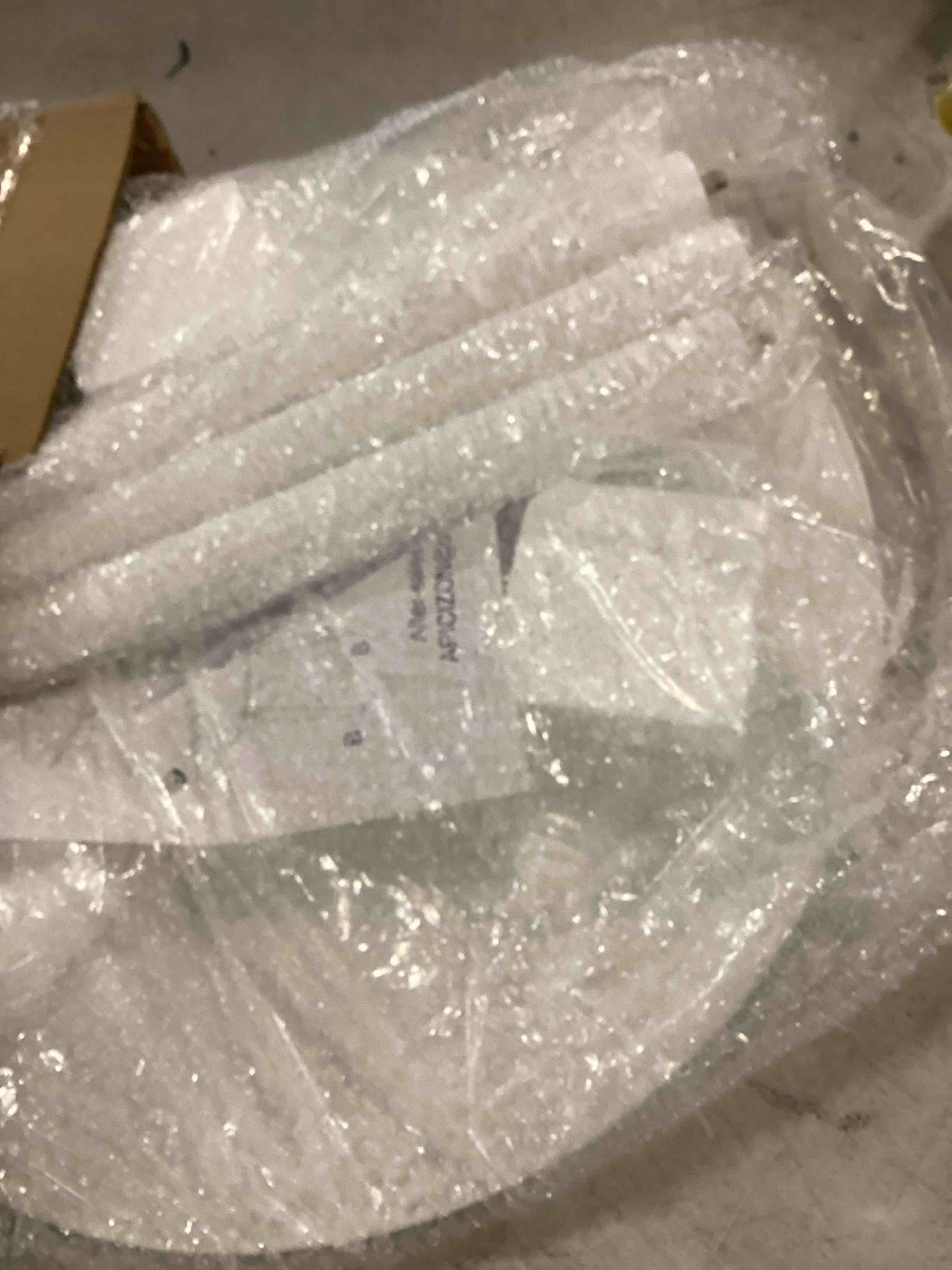 https://s3.amazonaws.com/lotting-images-prod/bidfta/YEL6467146_1717775252078.jpeg