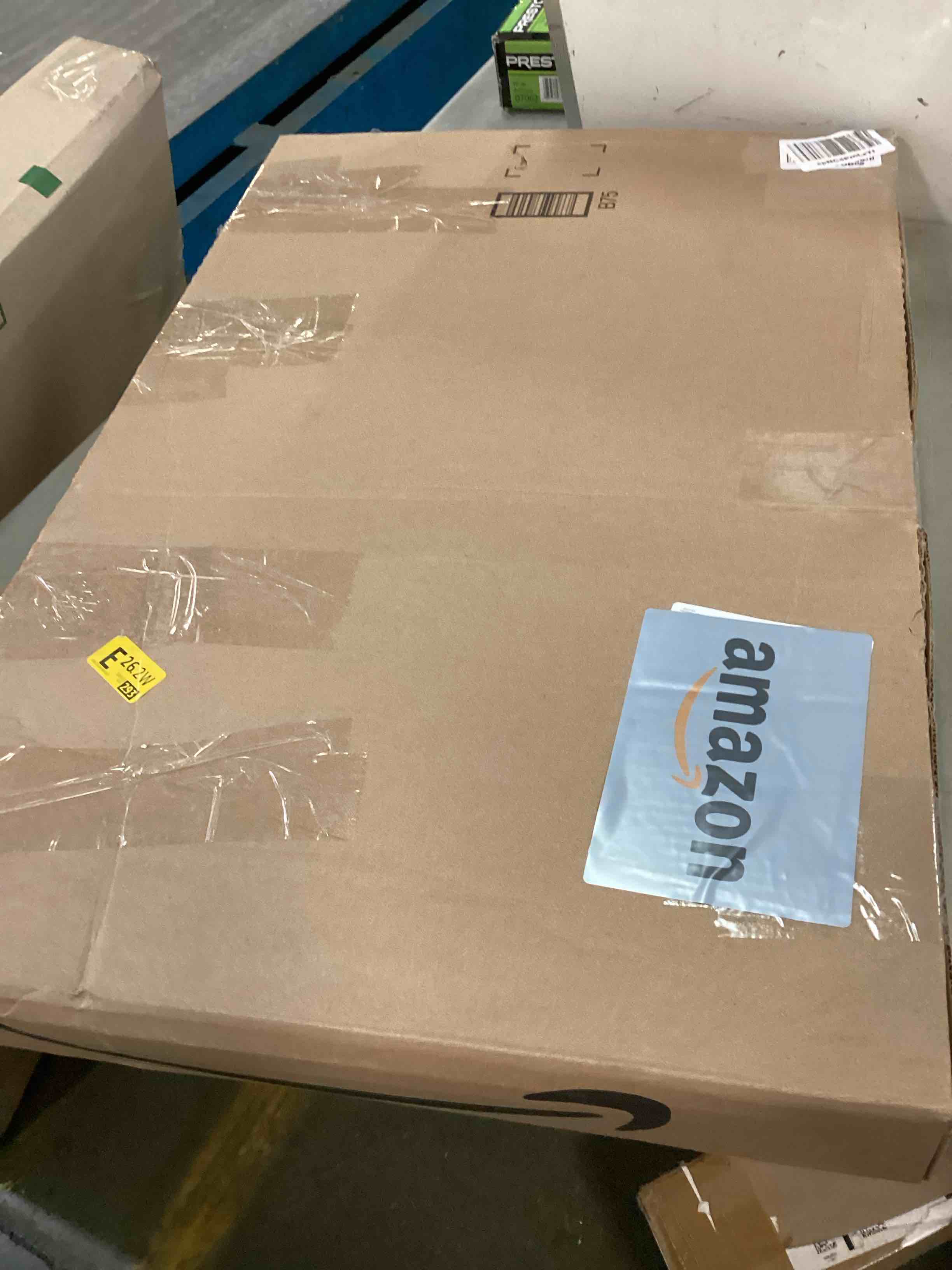 https://s3.amazonaws.com/lotting-images-prod/bidfta/YEL6468067_1718215948446.jpeg