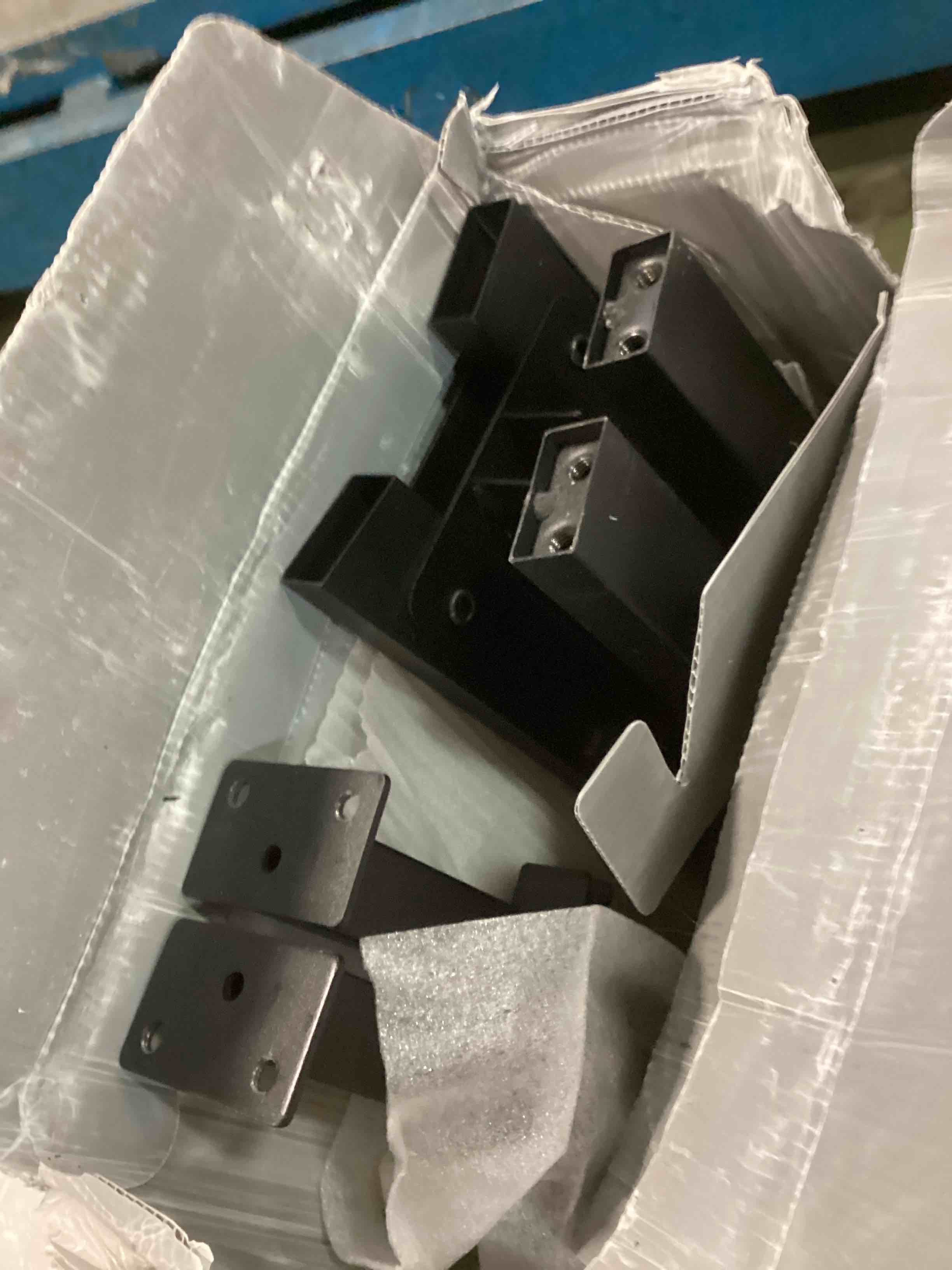 https://s3.amazonaws.com/lotting-images-prod/bidfta/YEL6468167_1718280166594.jpeg