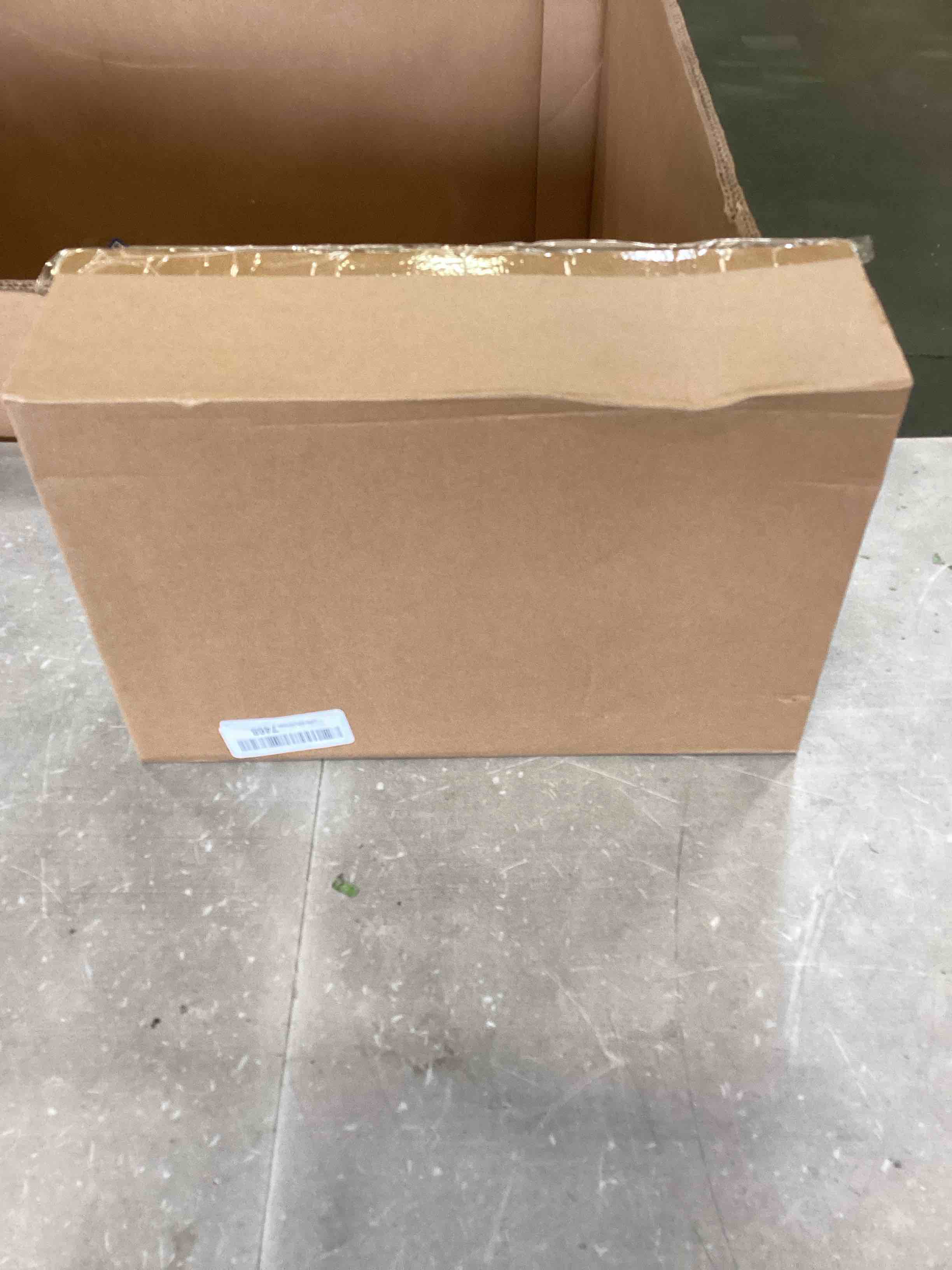 https://s3.amazonaws.com/lotting-images-prod/bidfta/YEL6468918_1717702409663.jpeg