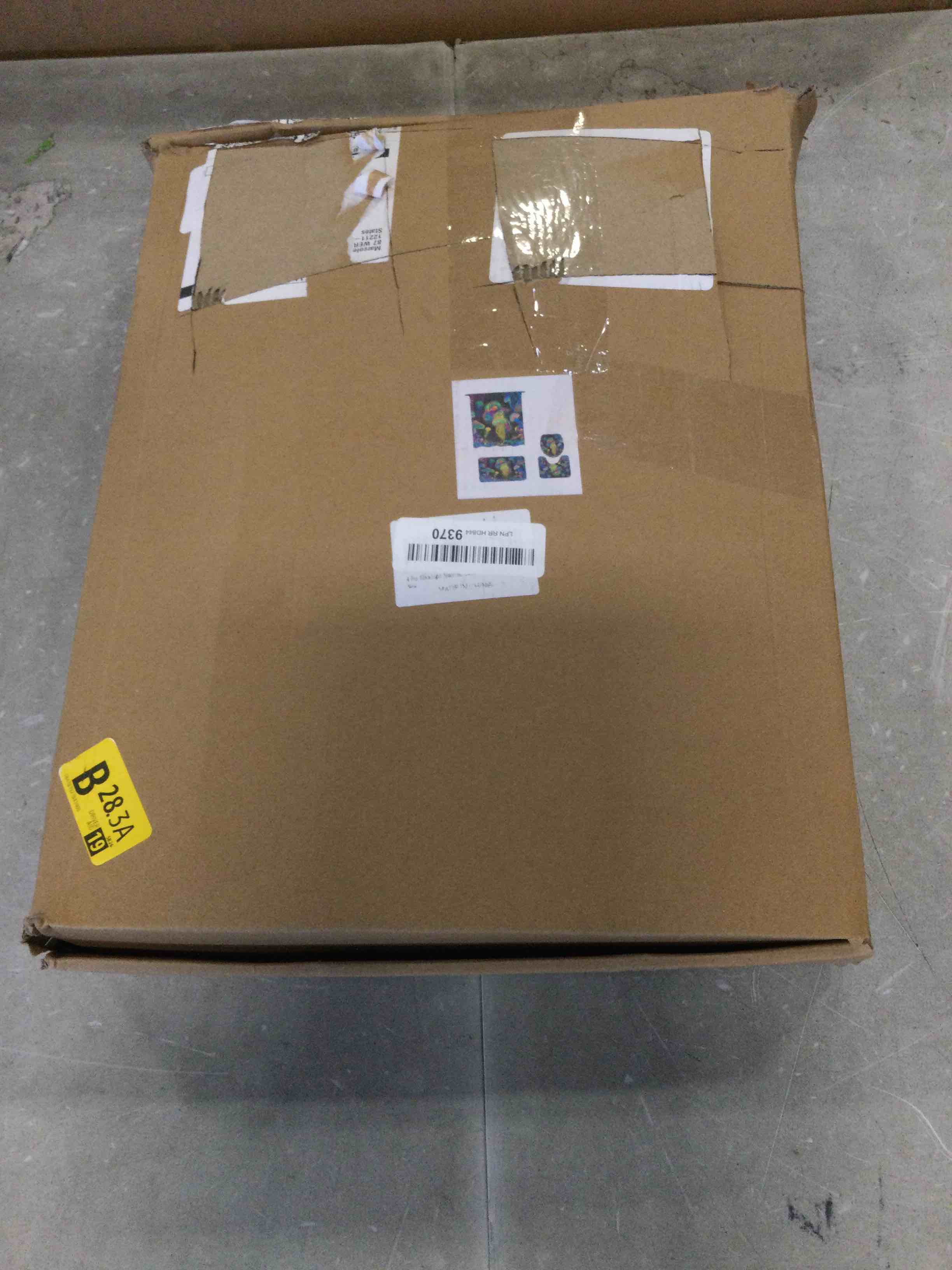 https://s3.amazonaws.com/lotting-images-prod/bidfta/YEL6468960_1717759107190.jpeg