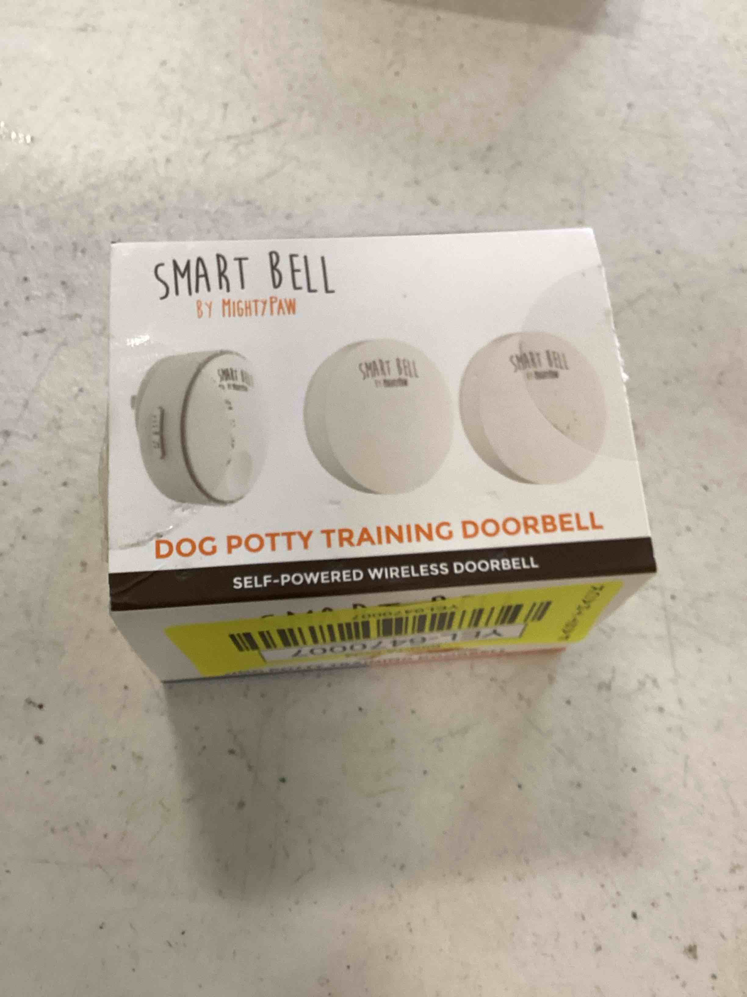 https://s3.amazonaws.com/lotting-images-prod/bidfta/YEL6470007_1717601504920.jpeg