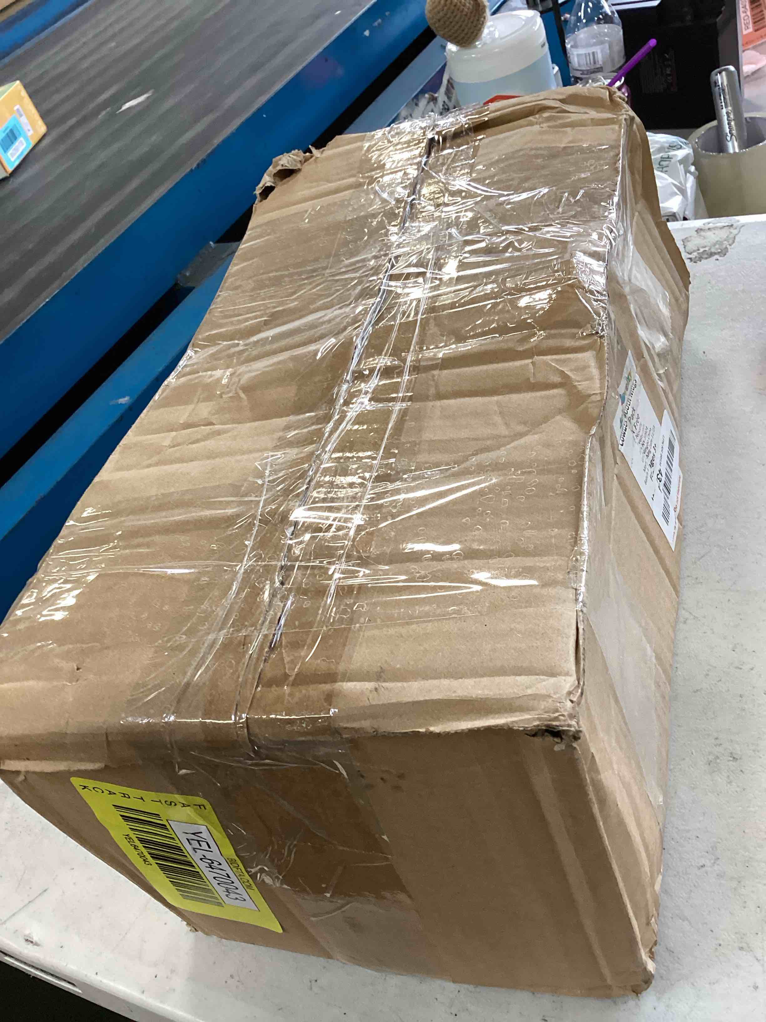 https://s3.amazonaws.com/lotting-images-prod/bidfta/YEL6470043_1717609151845.jpeg