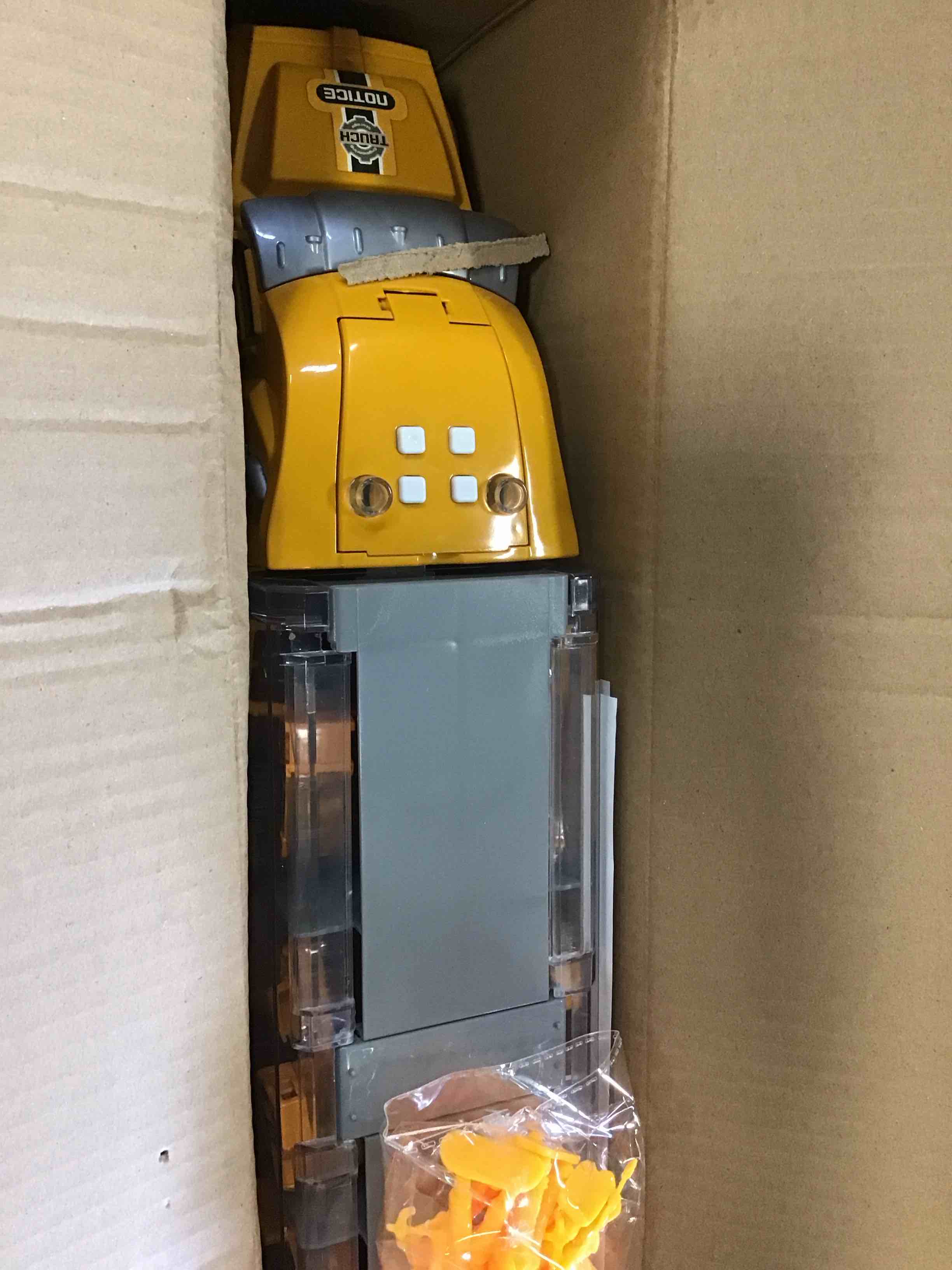https://s3.amazonaws.com/lotting-images-prod/bidfta/YEL6470407_1717788175929.jpeg