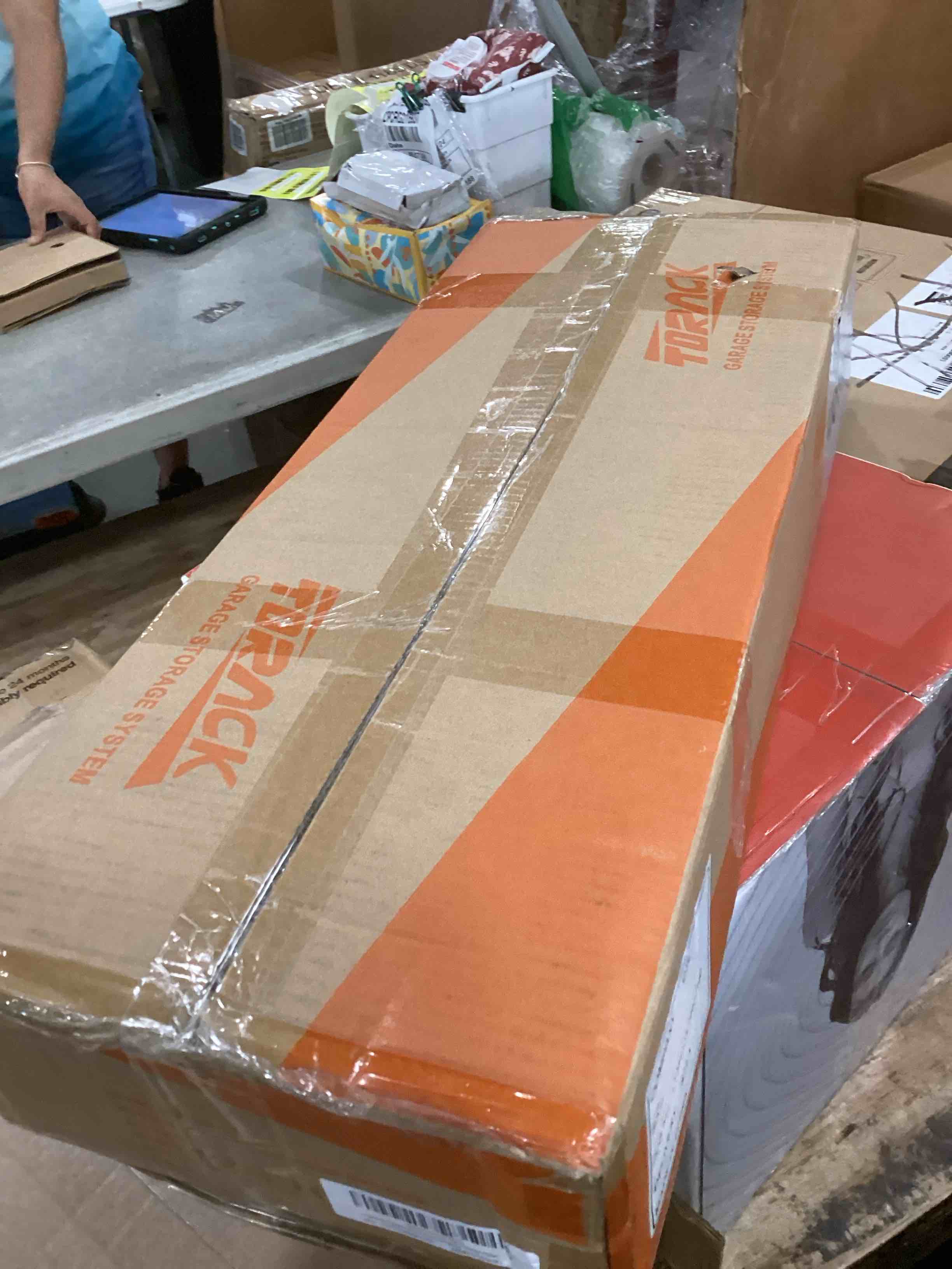 https://s3.amazonaws.com/lotting-images-prod/bidfta/YEL6470706_1718624678075.jpeg