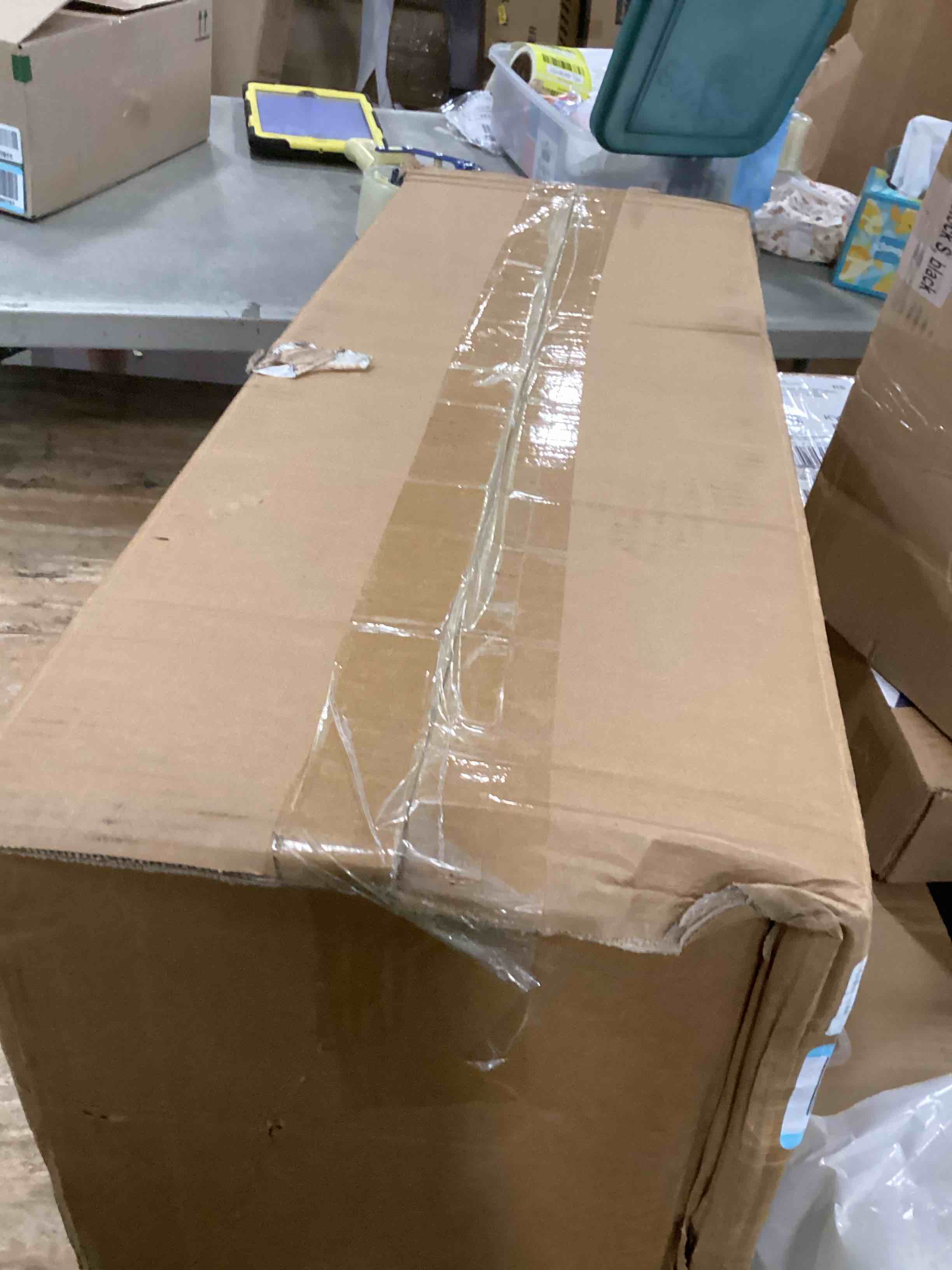 https://s3.amazonaws.com/lotting-images-prod/bidfta/YEL6471000_1718718169469.jpeg