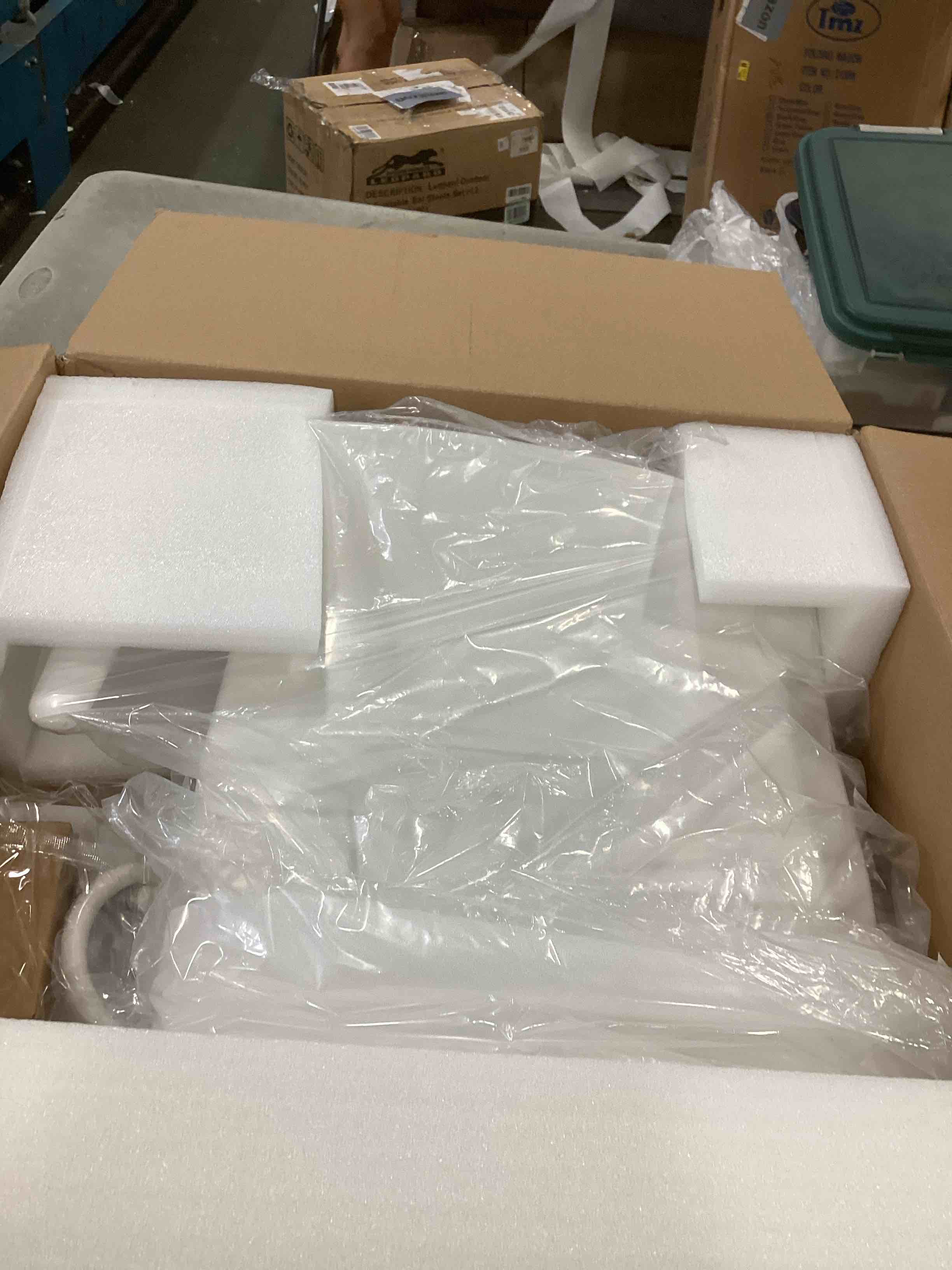 https://s3.amazonaws.com/lotting-images-prod/bidfta/YEL6471043_1718724374735.jpeg