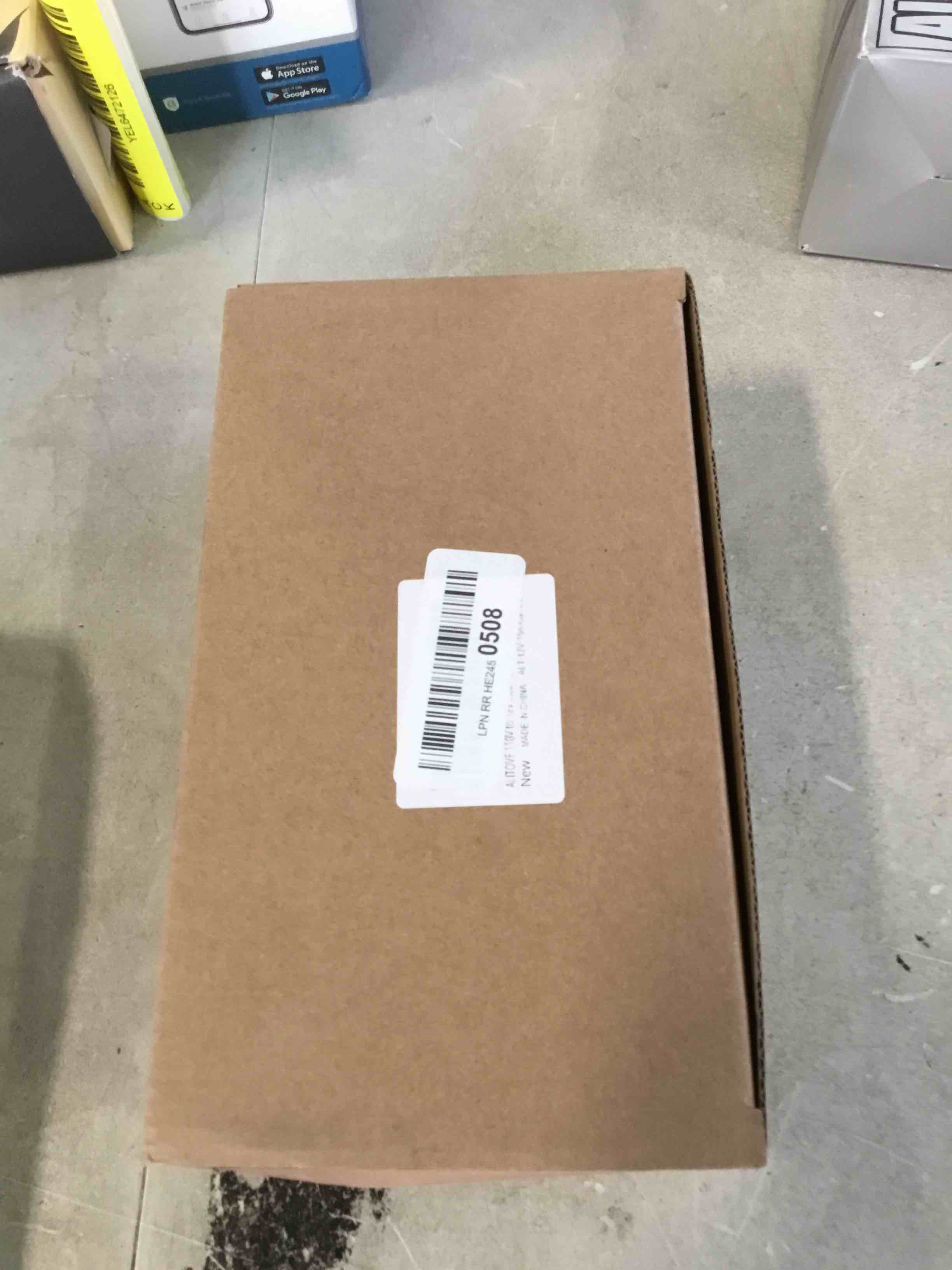 https://s3.amazonaws.com/lotting-images-prod/bidfta/YEL6472212_1717763903413.jpeg