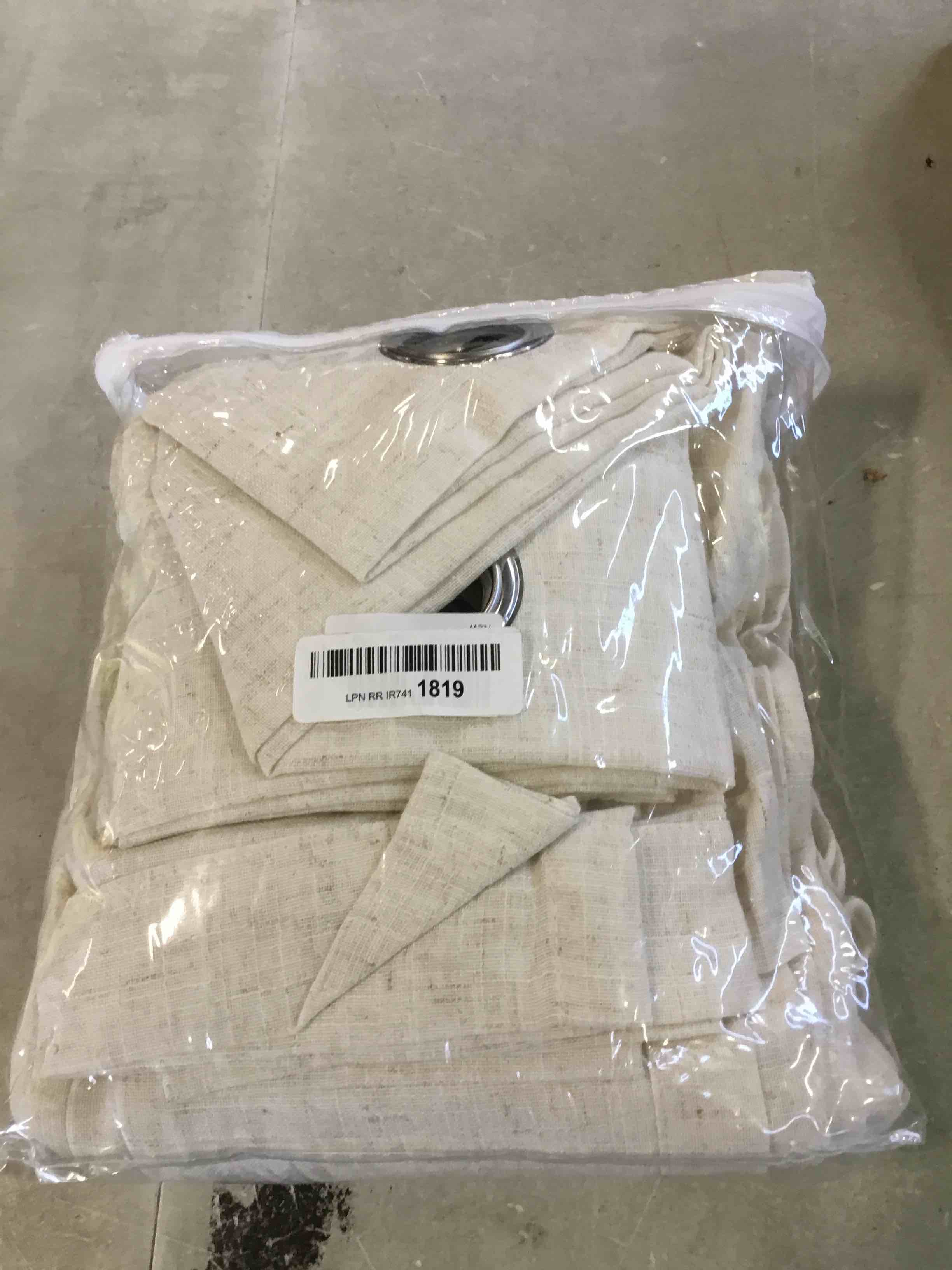 https://s3.amazonaws.com/lotting-images-prod/bidfta/YEL6472364_1717779473093.jpeg