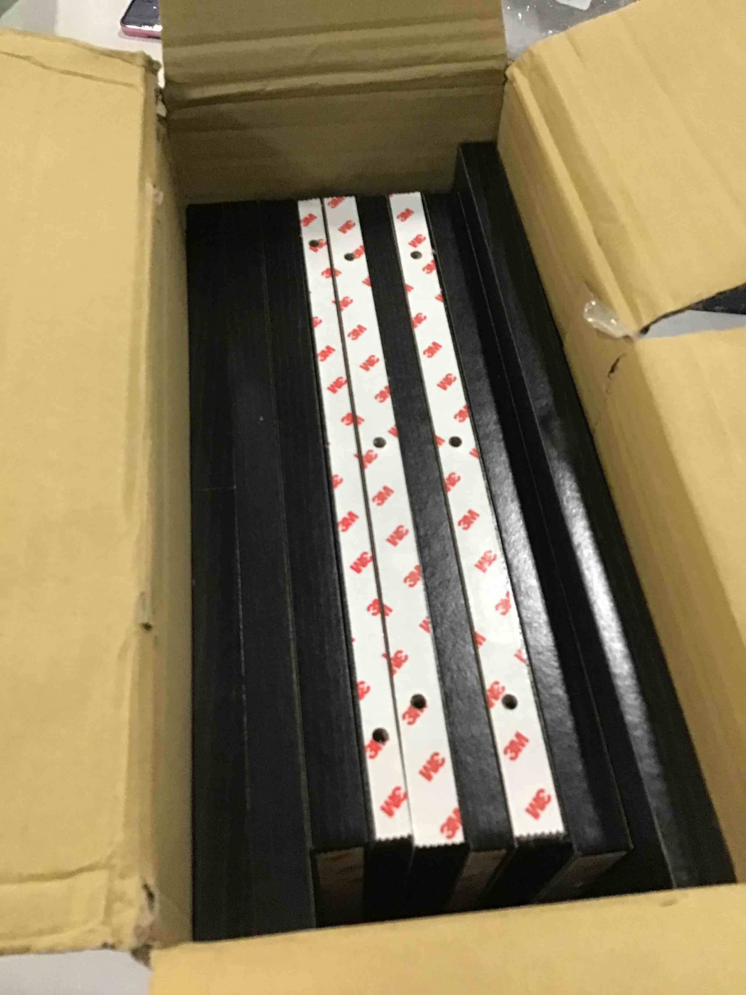 https://s3.amazonaws.com/lotting-images-prod/bidfta/YEL6473007_1717760625640.jpeg