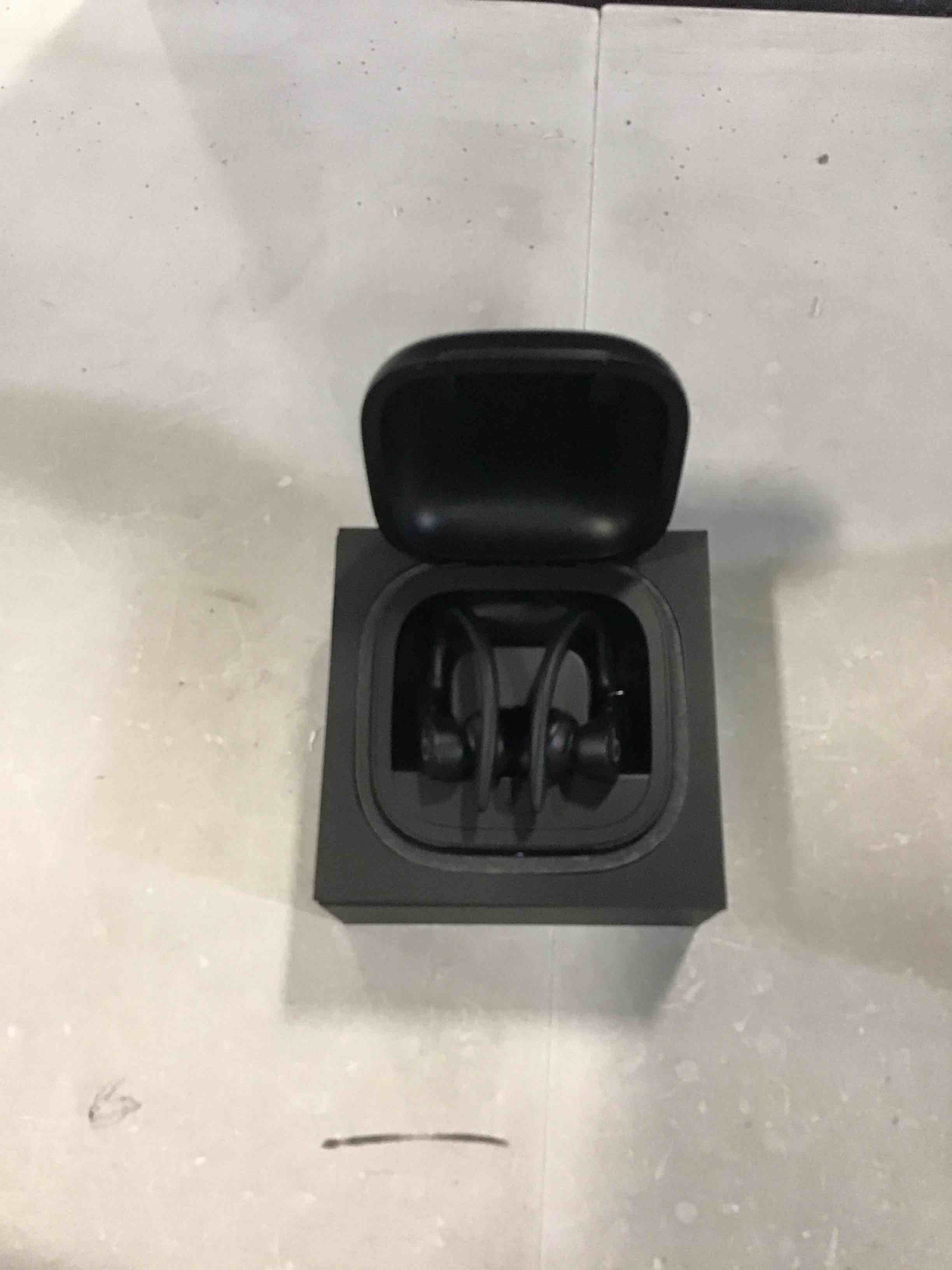 https://s3.amazonaws.com/lotting-images-prod/bidfta/YEL6473131_1717775070780.jpeg