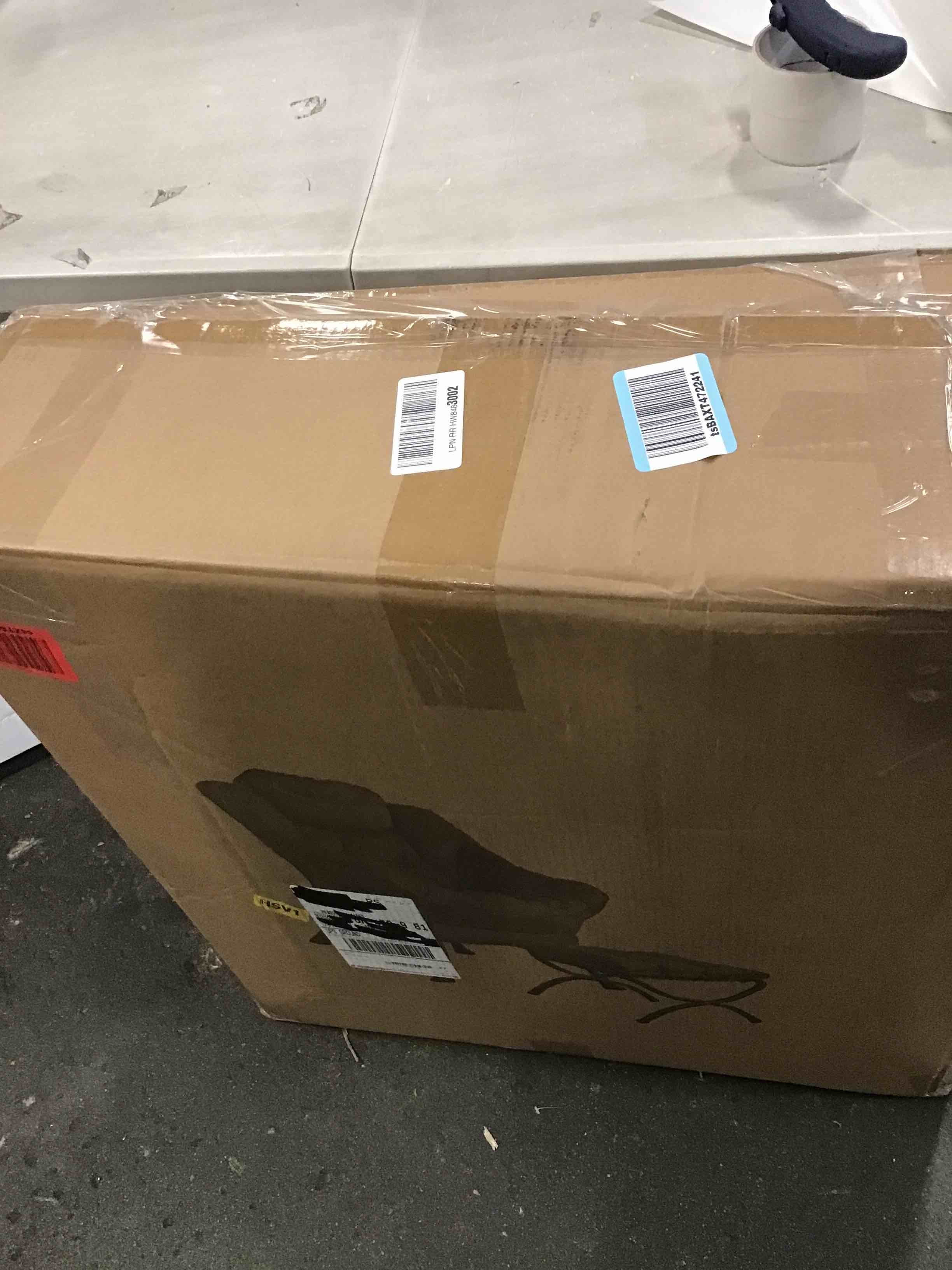 https://s3.amazonaws.com/lotting-images-prod/bidfta/YEL6474175_1718280597793.jpeg
